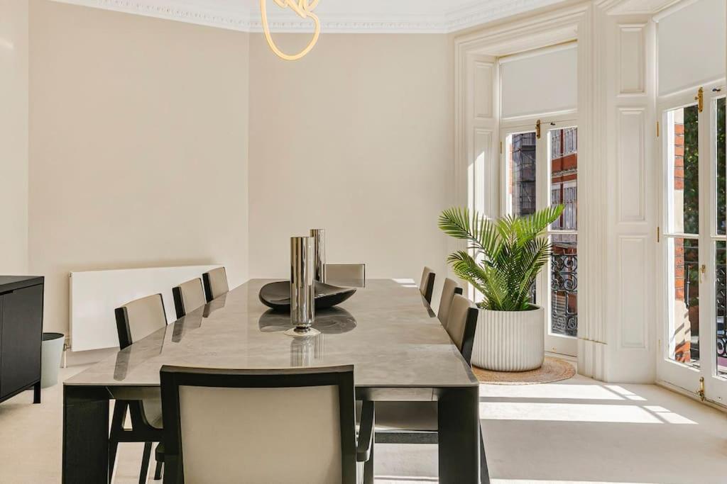 Exclusive 4-Bed Chelsea Residence with Cadogan Square Access