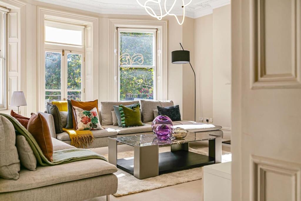 Exclusive 4-Bed Chelsea Residence with Cadogan Square Access