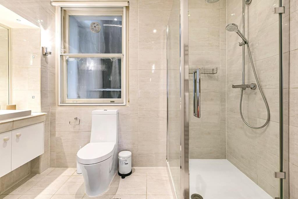 Exclusive 4-Bed Chelsea Residence with Cadogan Square Access