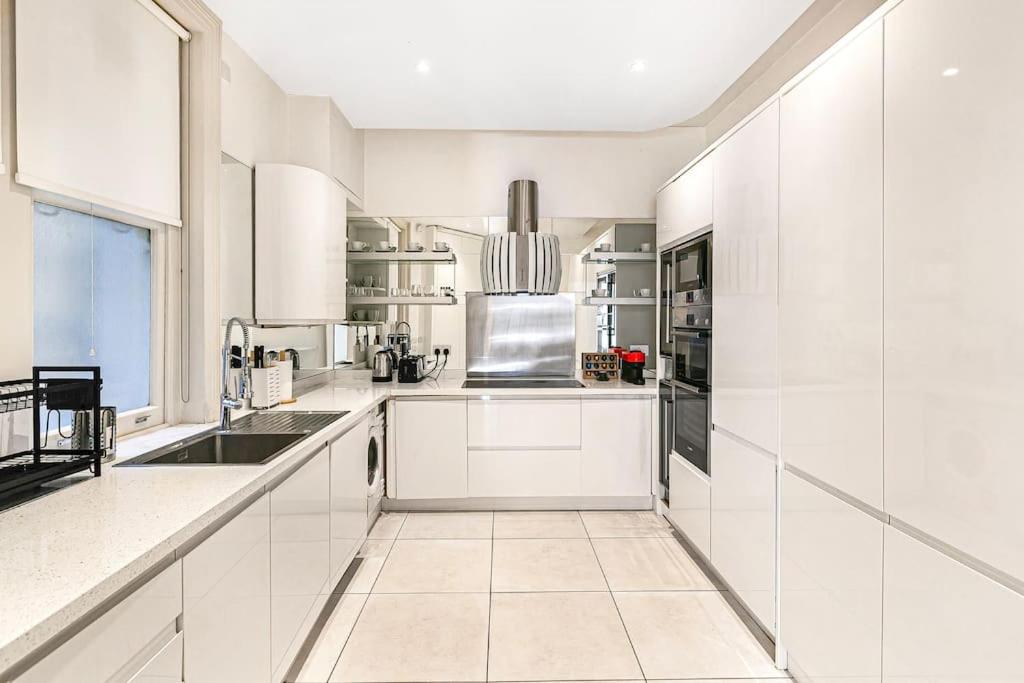 Exclusive 4-Bed Chelsea Residence with Cadogan Square Access