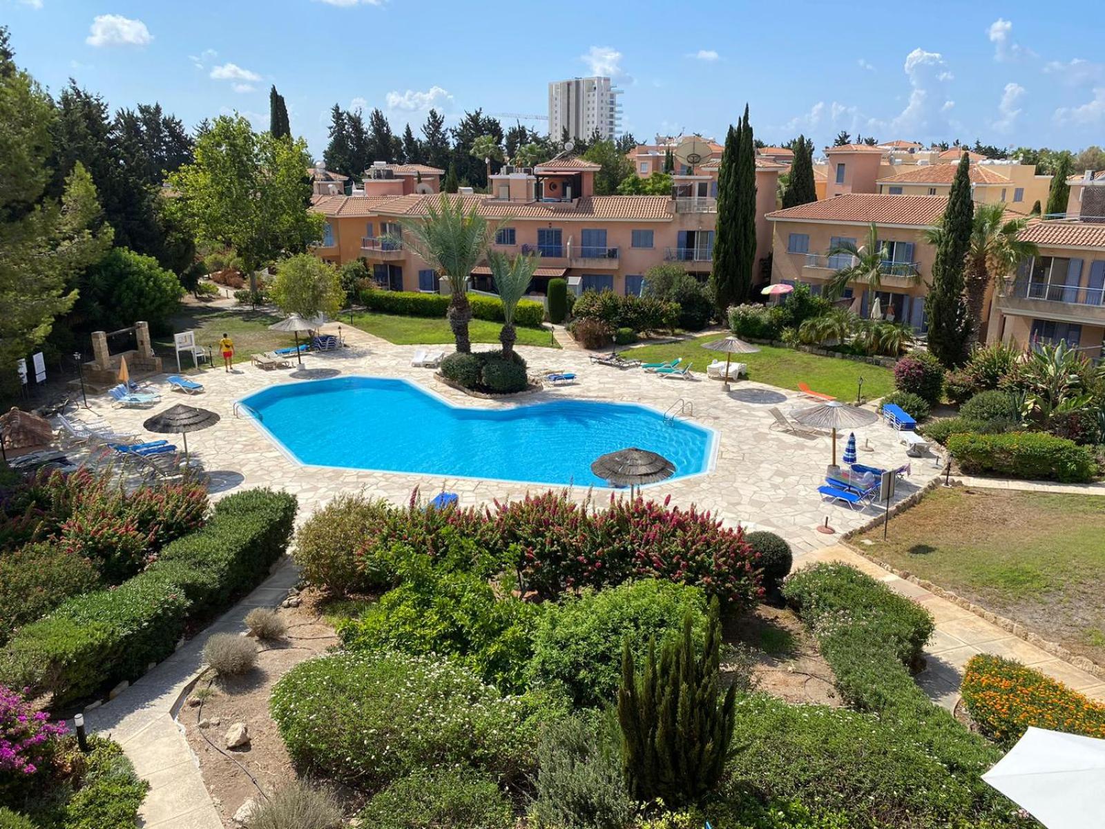 Award-winning 3-bedroom apartment near beach