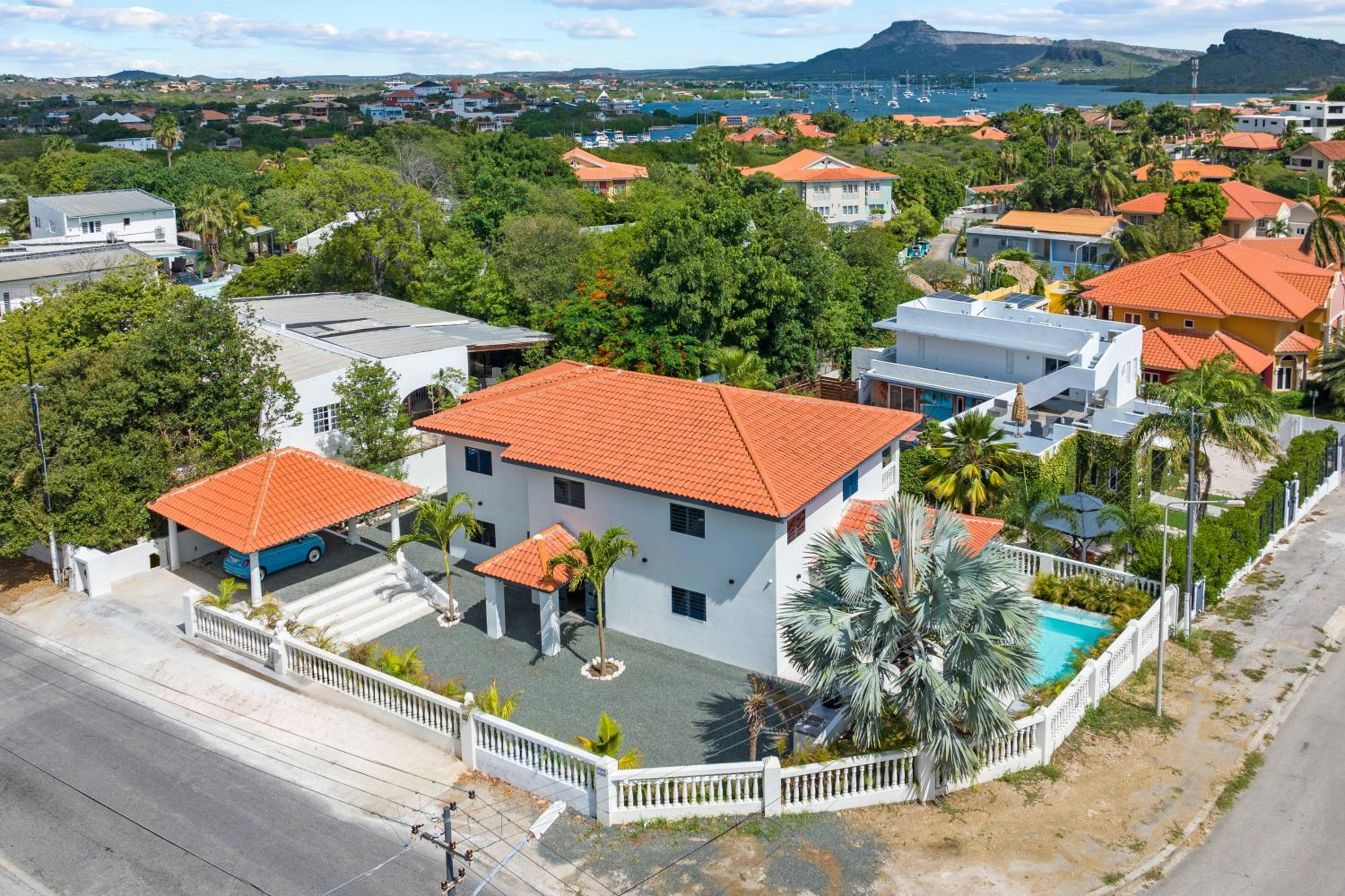 La Casa Blanca Curaçao