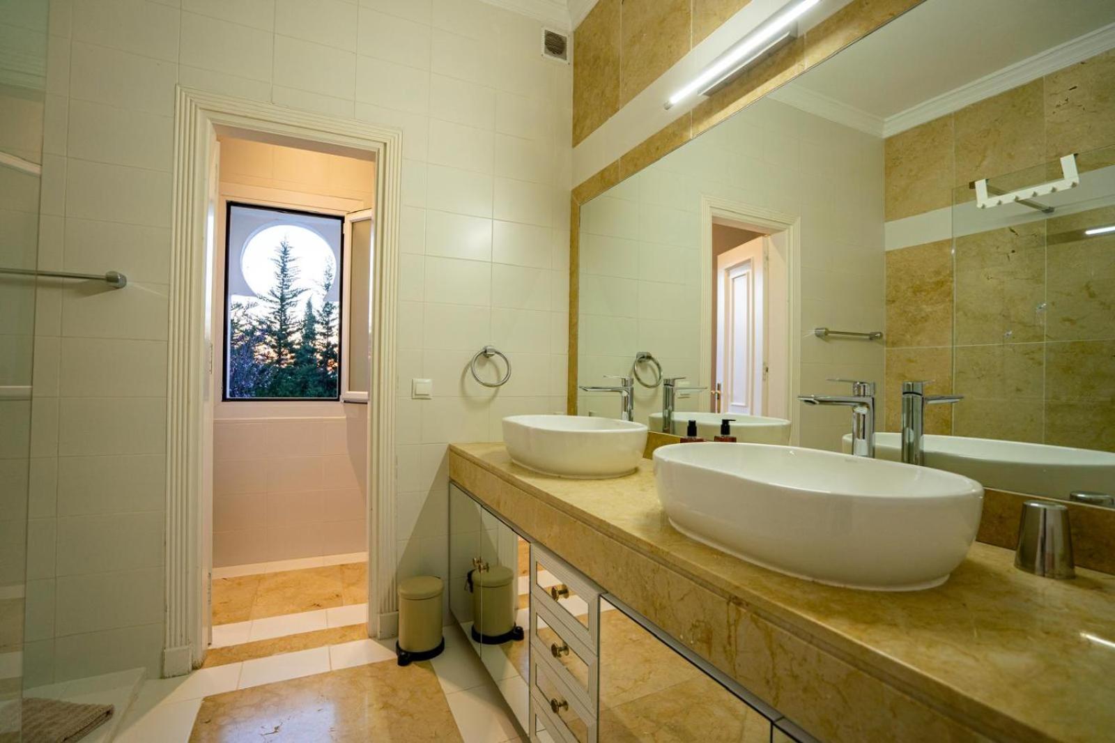 Villa de Luxe avec Vue Époustouflante