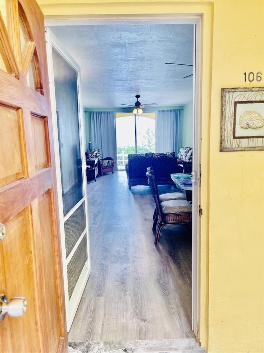 Coral Sea at the C 1 bedroom 1 bath steps from the pool Gorgeous Ocean Views view 3