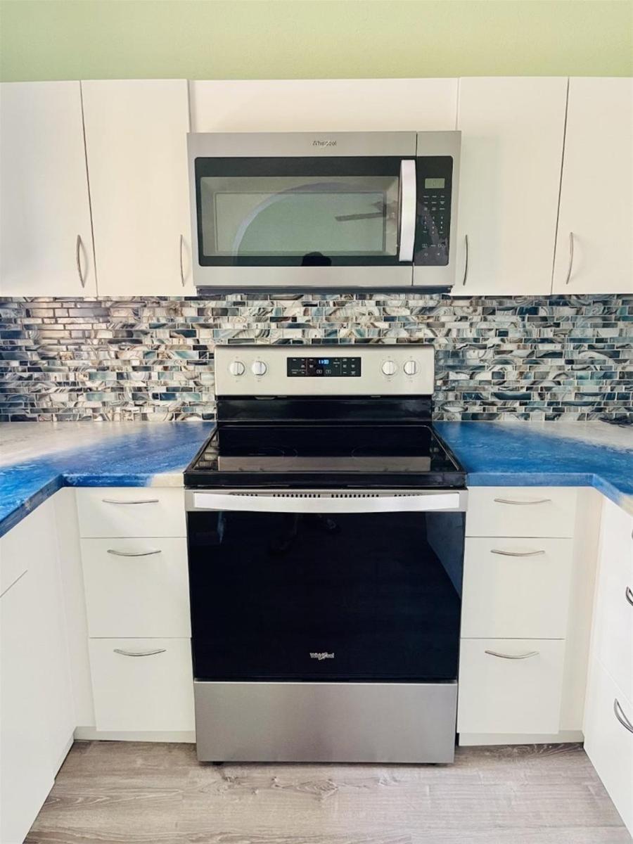 Coral Sea at the C 1 bedroom 1 bath steps from the pool Gorgeous Ocean Views view 5