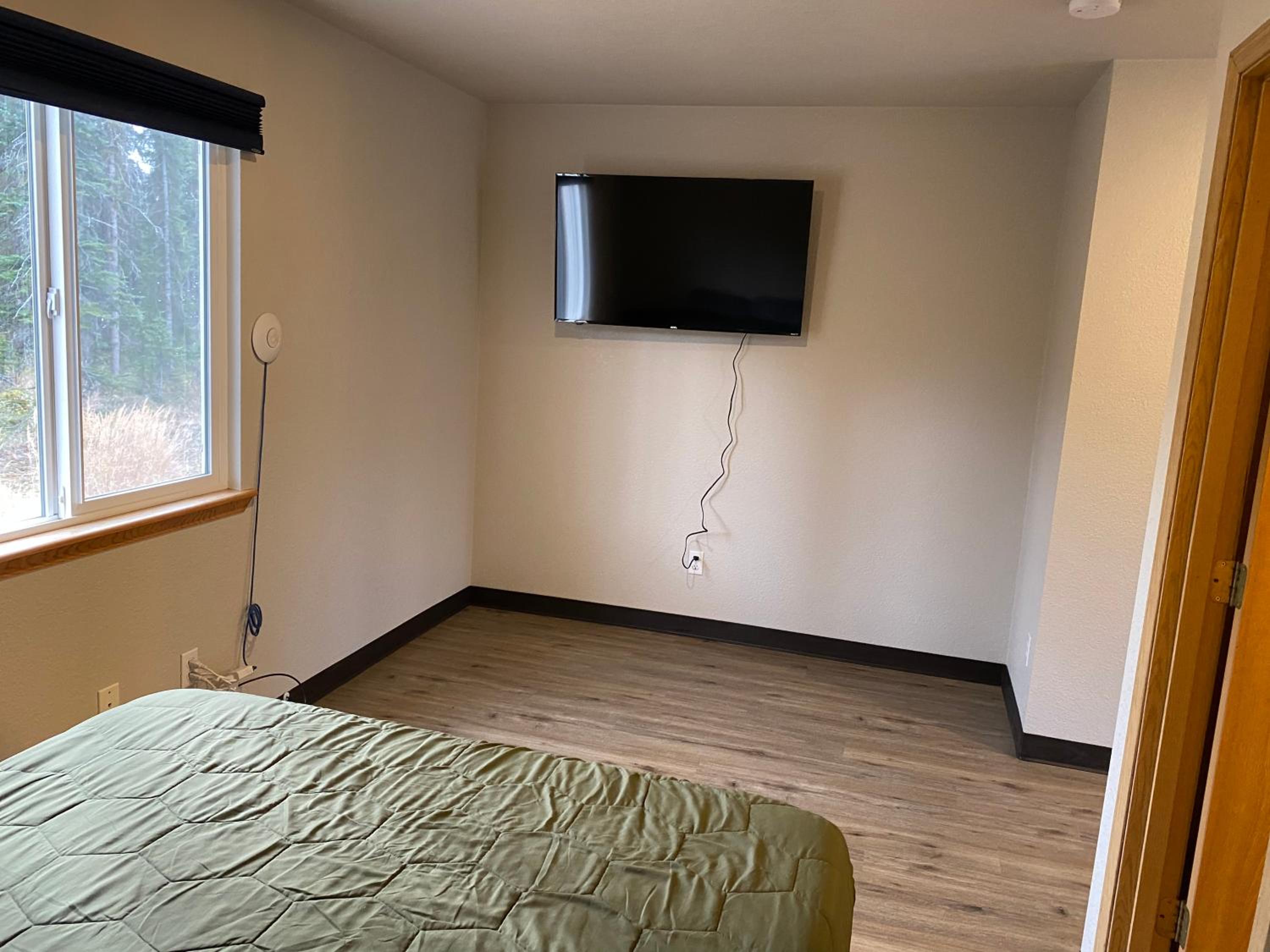 Rainbow Trout Retreat, Cabin 5 at Lower Kenai Lodge view 4