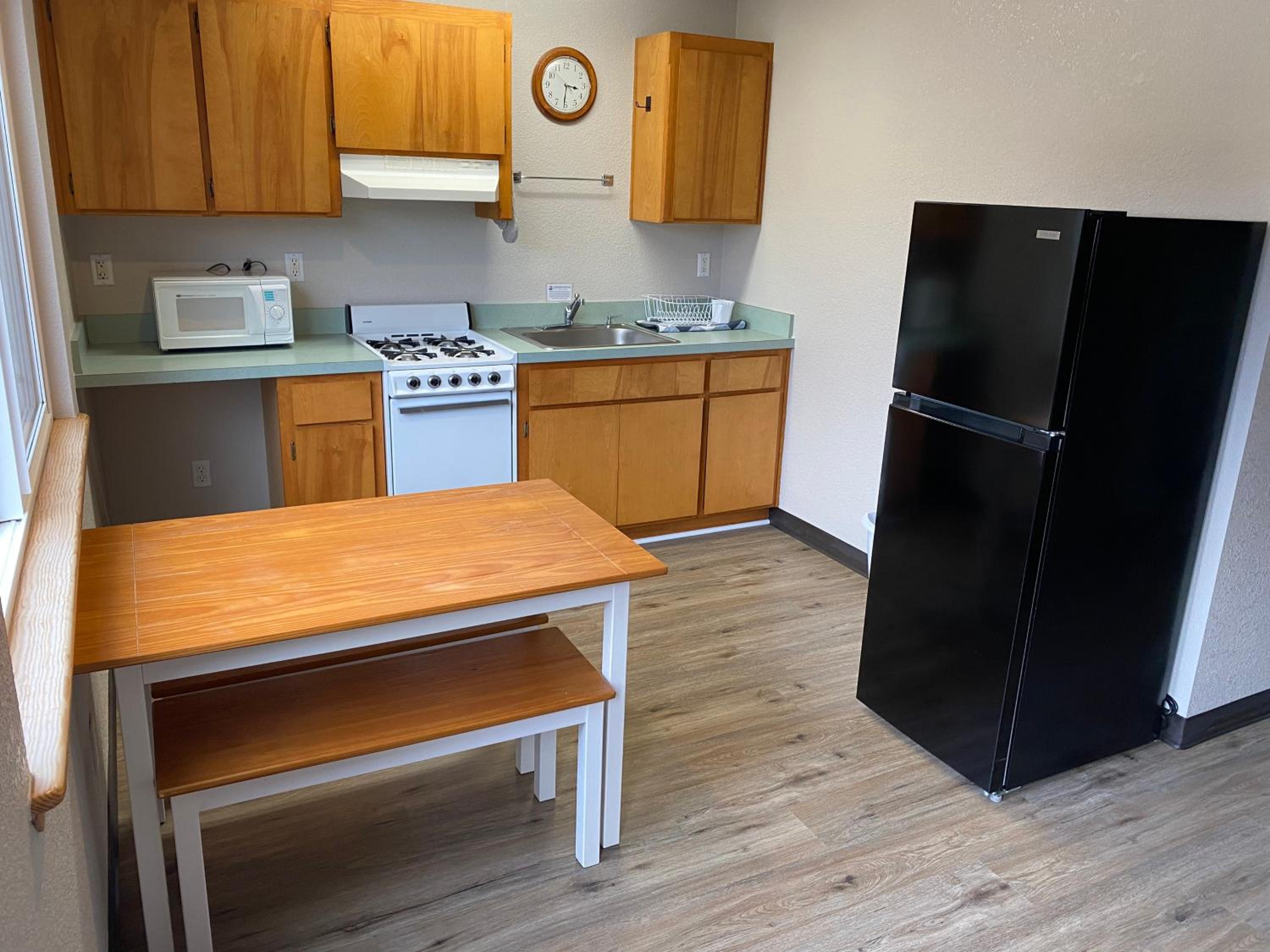 Rainbow Trout Retreat, Cabin 5 at Lower Kenai Lodge view 3