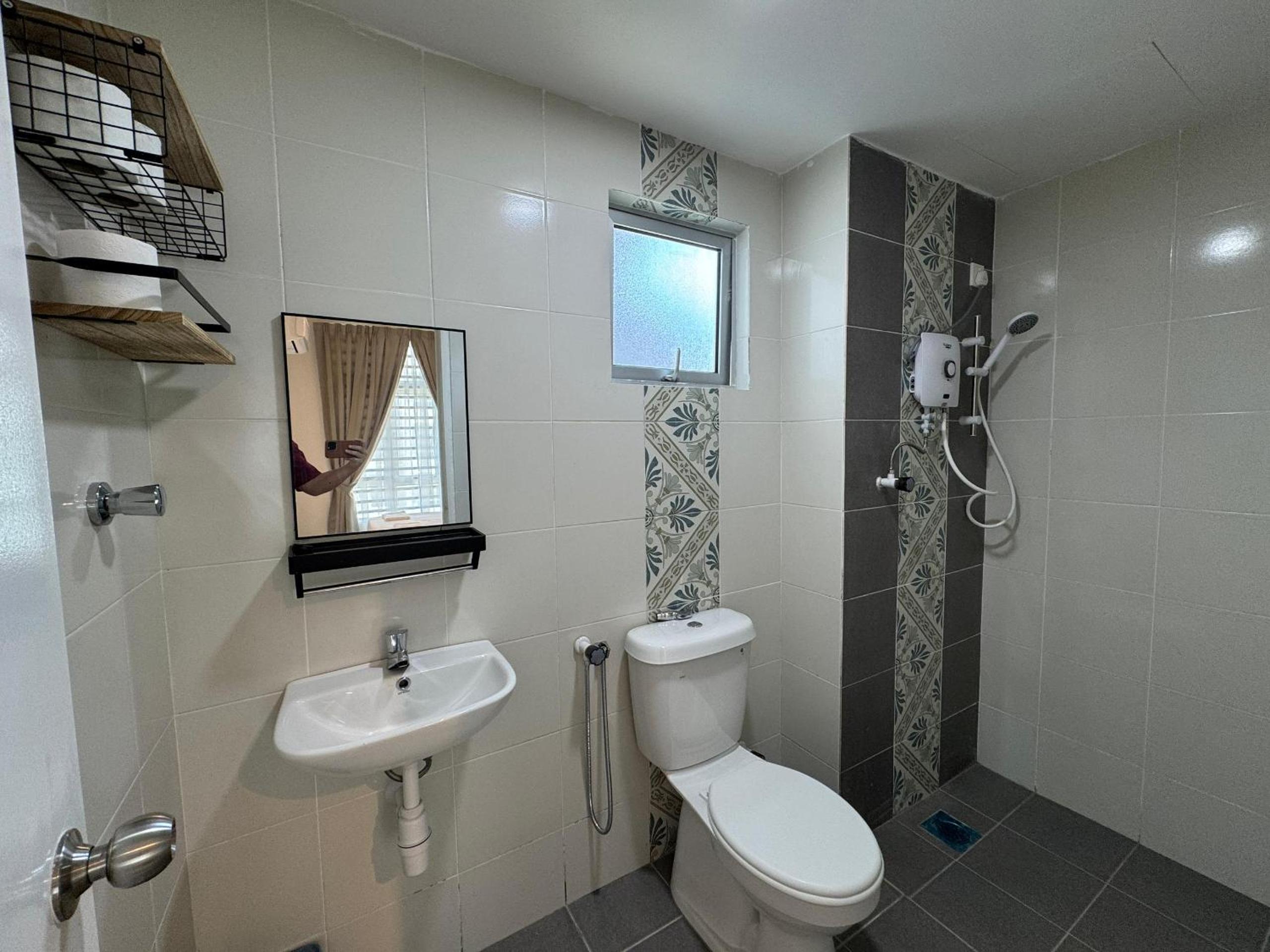 ANDERSON 2 Room Suite for 6-7 pax