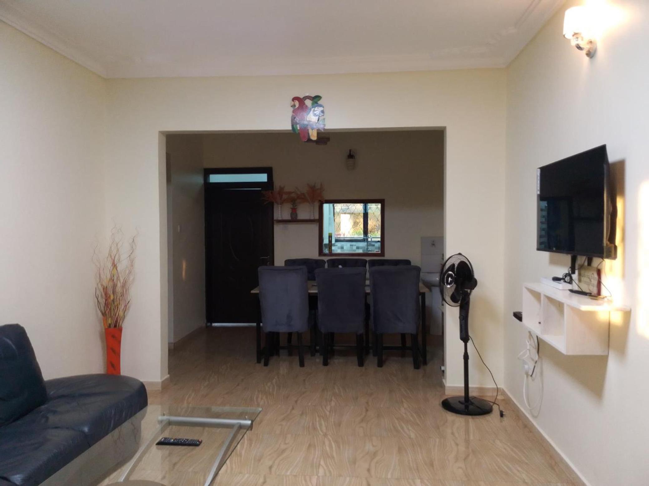 2bedrom apart with airport view and lake view view 4