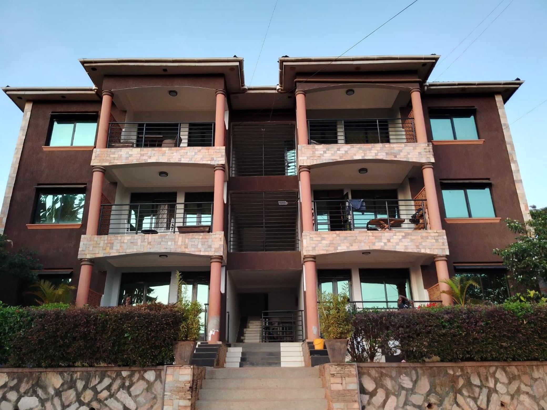 2bedrom apart with airport view and lake view view 2