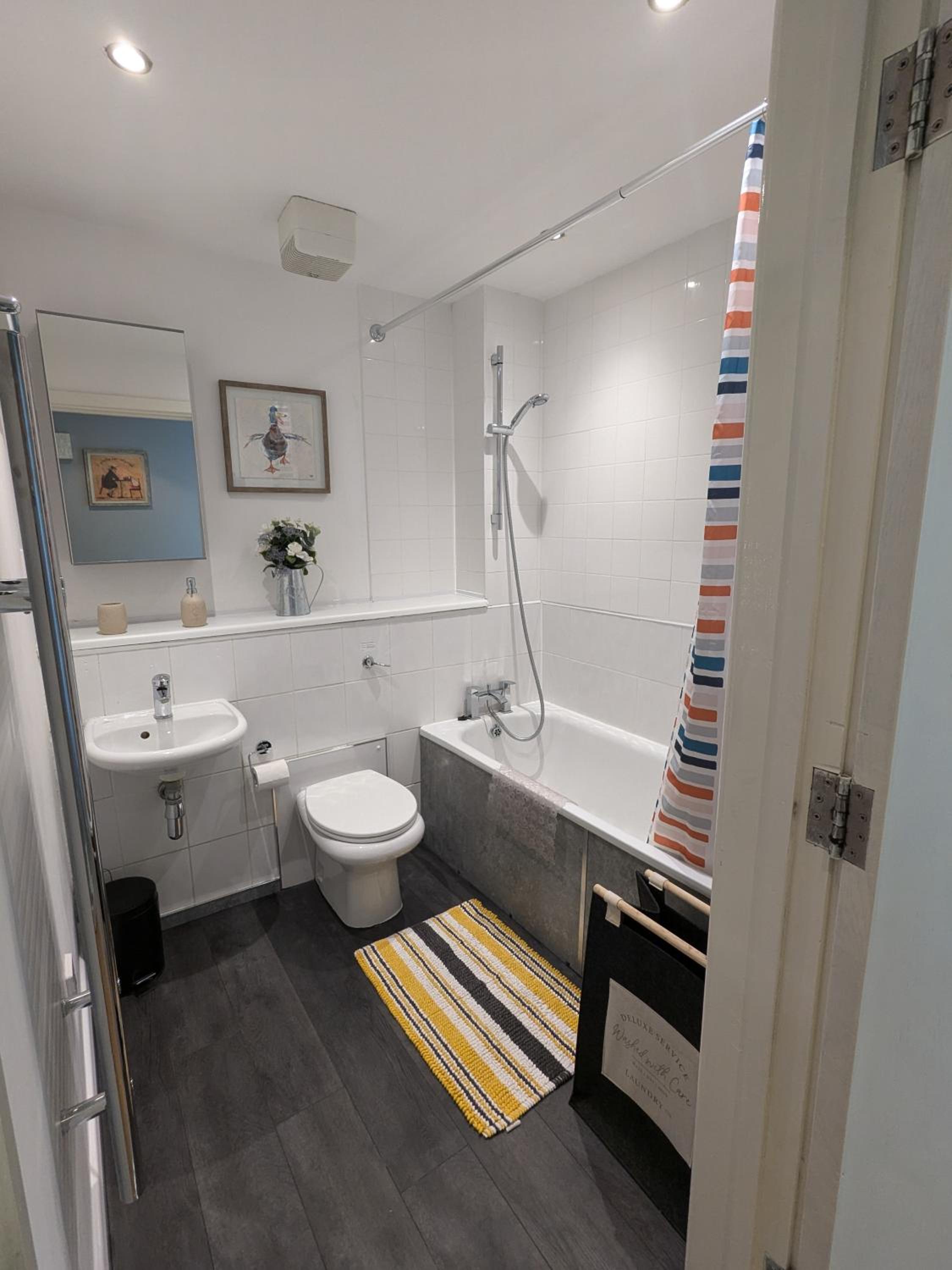 Stunning Modern Coventry City Centre Apartment view 2