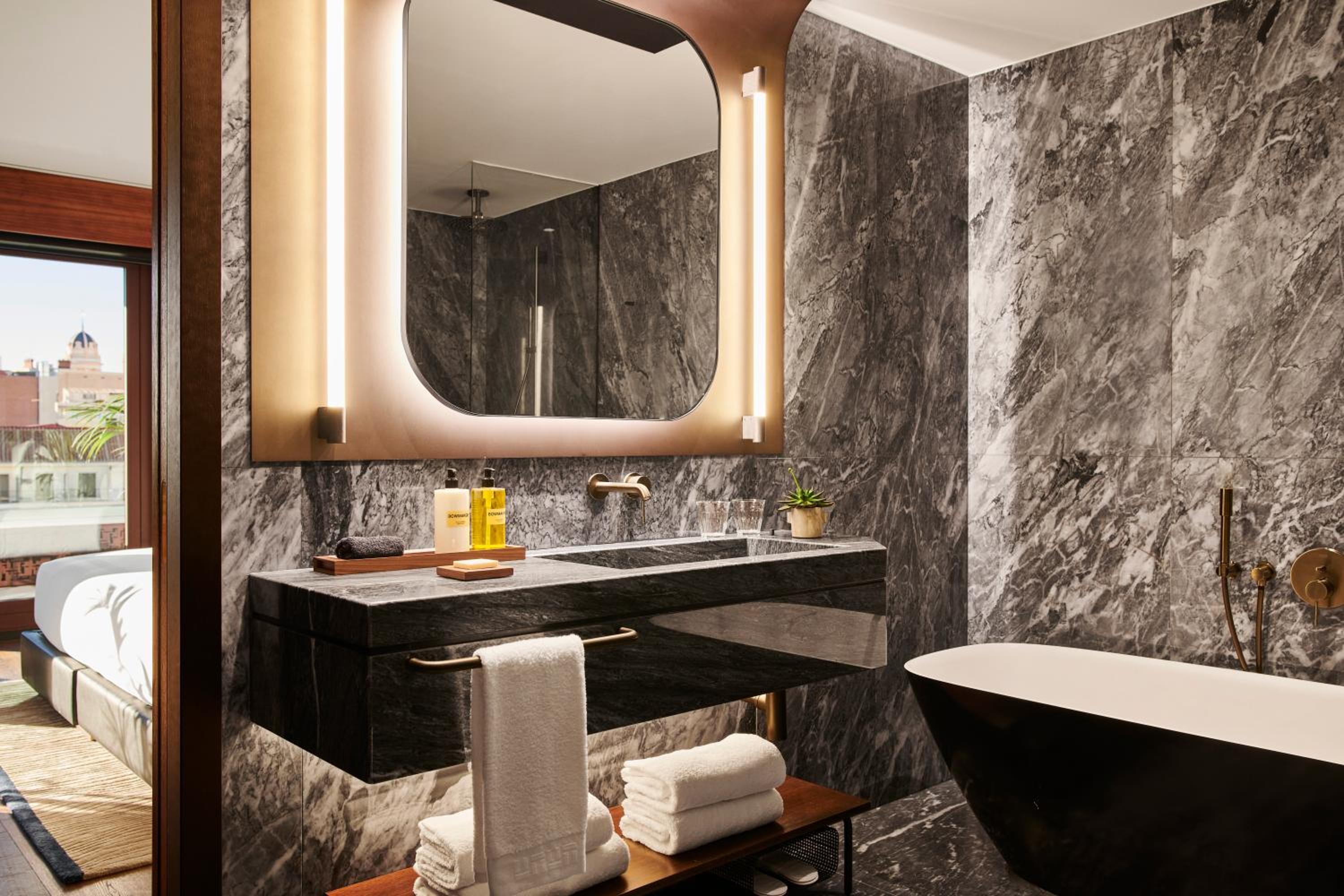 Thompson Madrid, by Hyatt 85