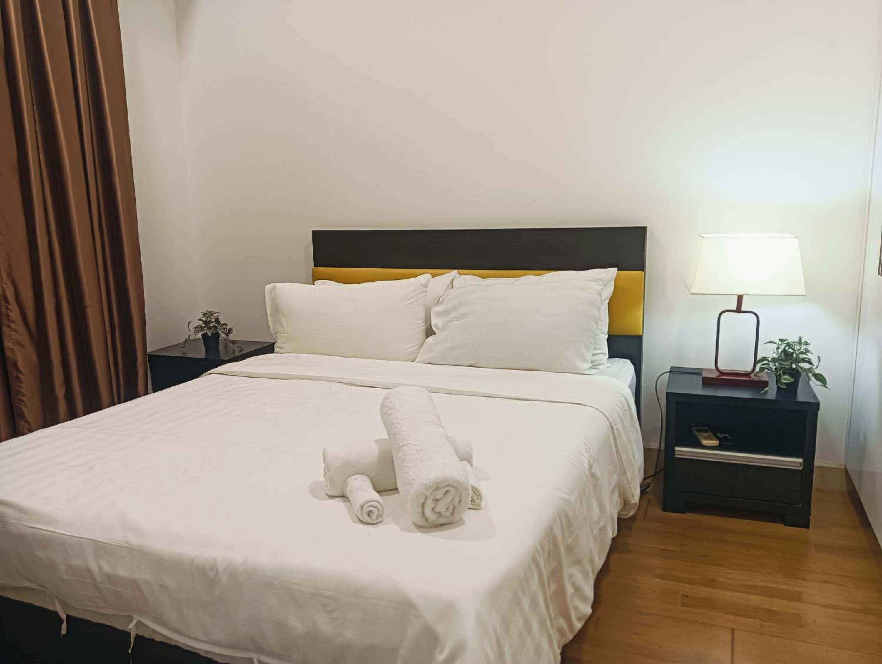 Suasana Lux Rooms