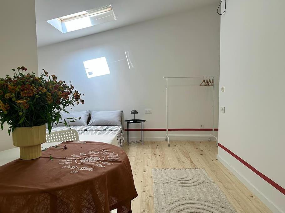 A tiny apartment on Orbeliani Square -Red line view 5