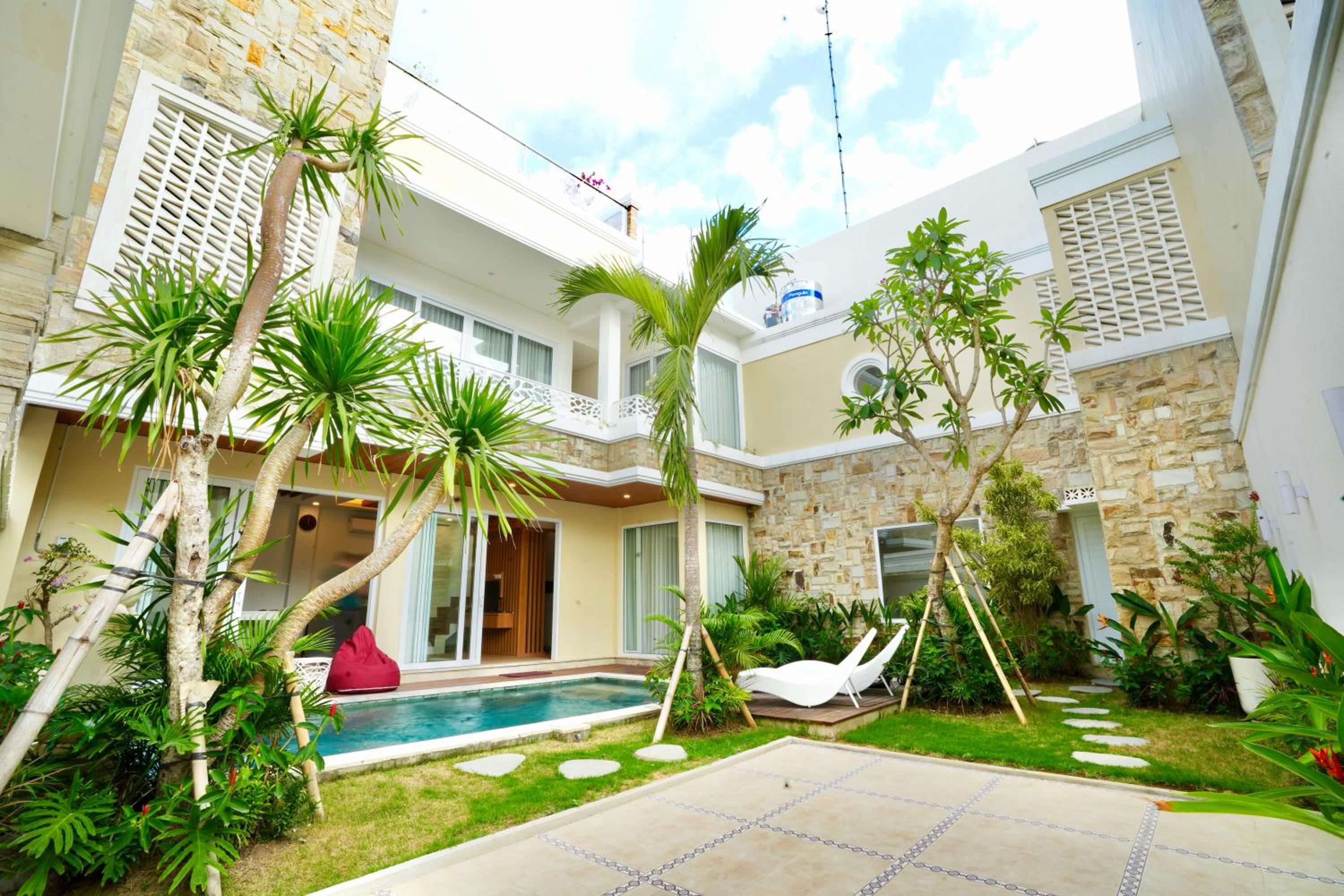 Le Marva Villa Unit A7 Tumbak Bayuh view 2
