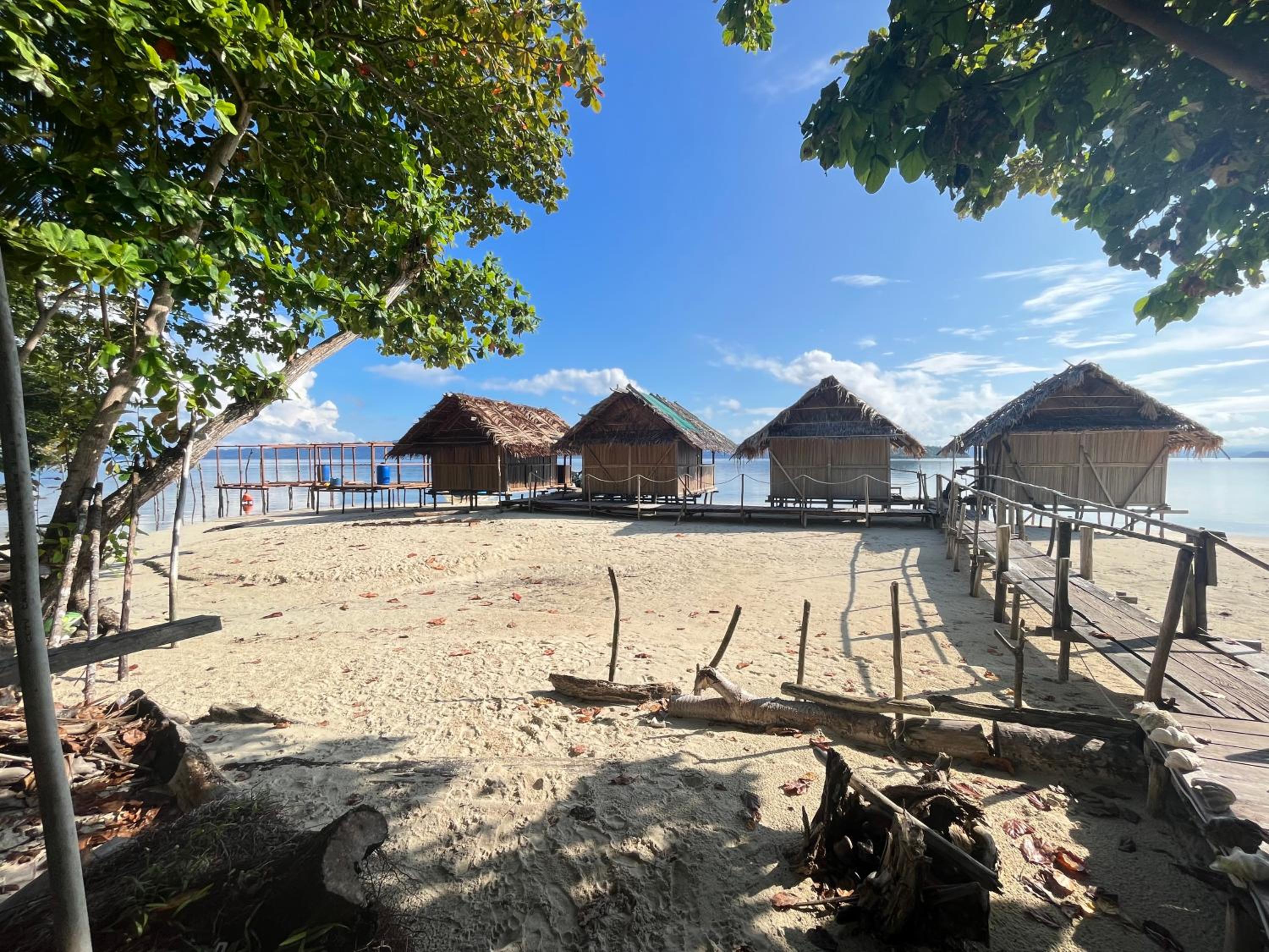 Tamaku homestay privat island
