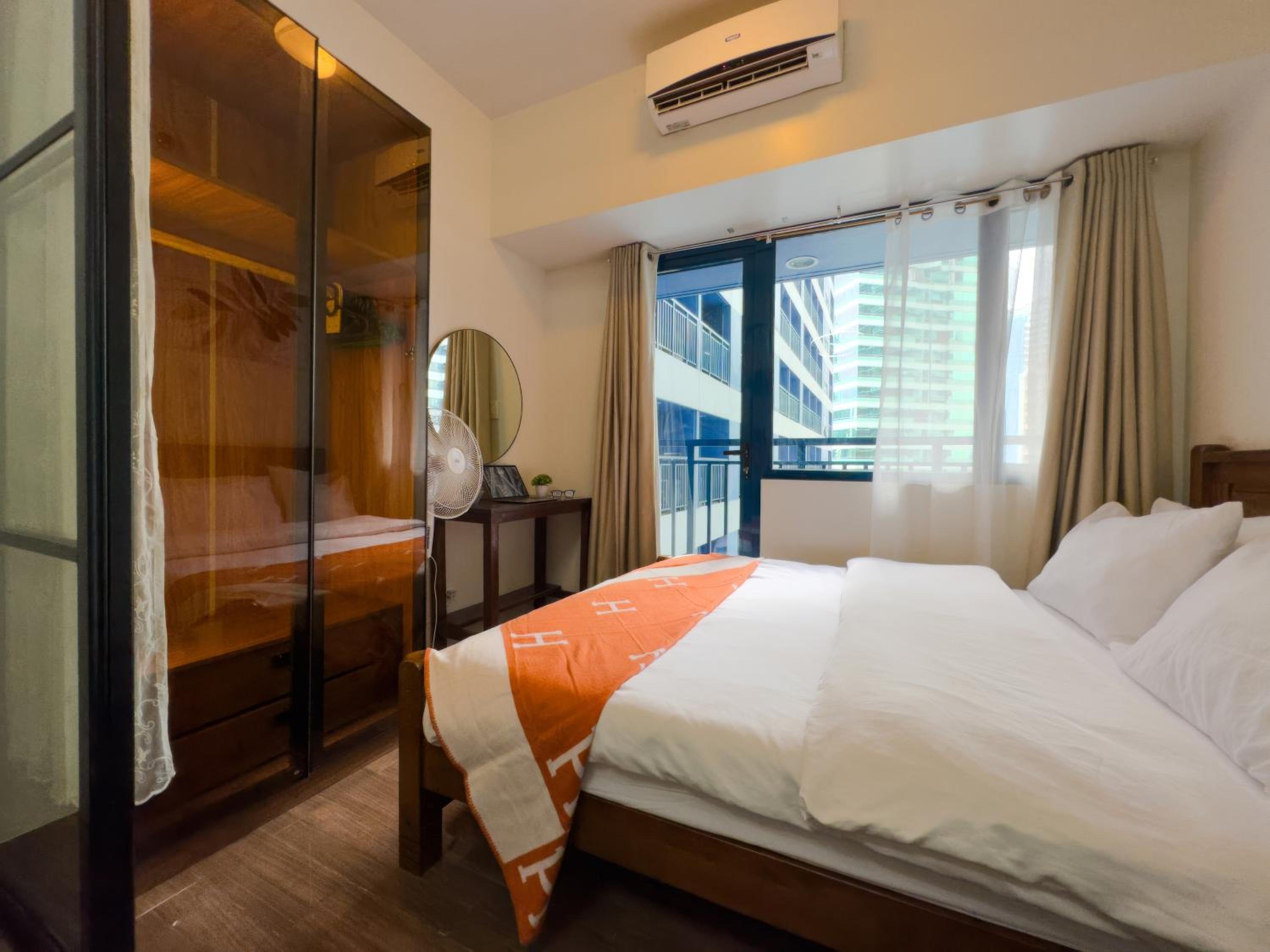 1BR Makati, Air Residences M008 view 3