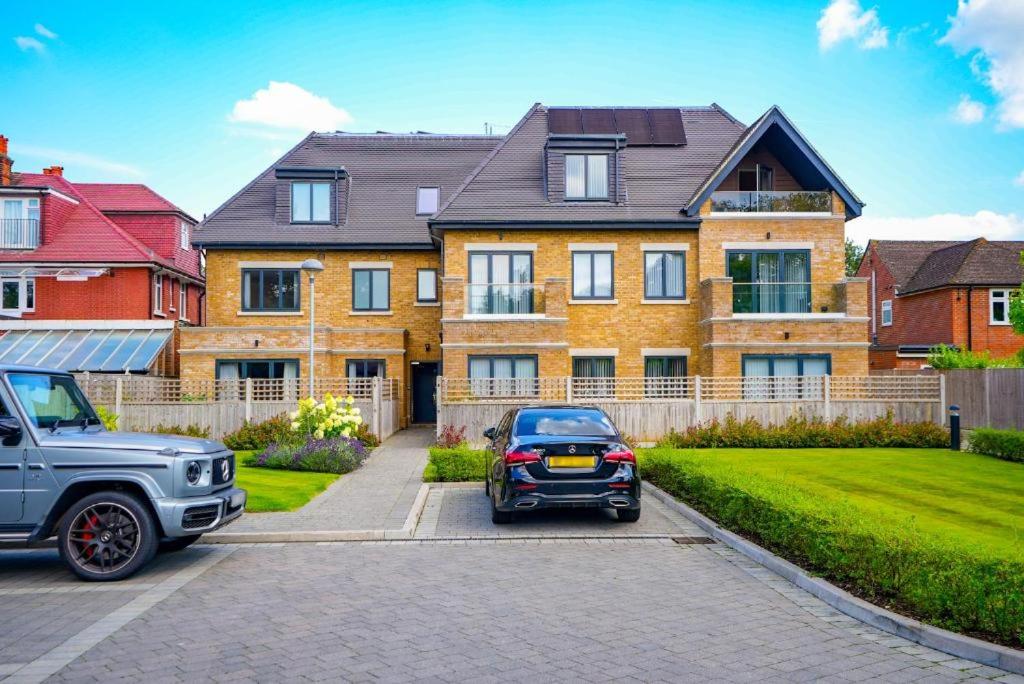 172 - 174 Wood Lane - Ground floor Two bedroom Apartment with Garden view 5