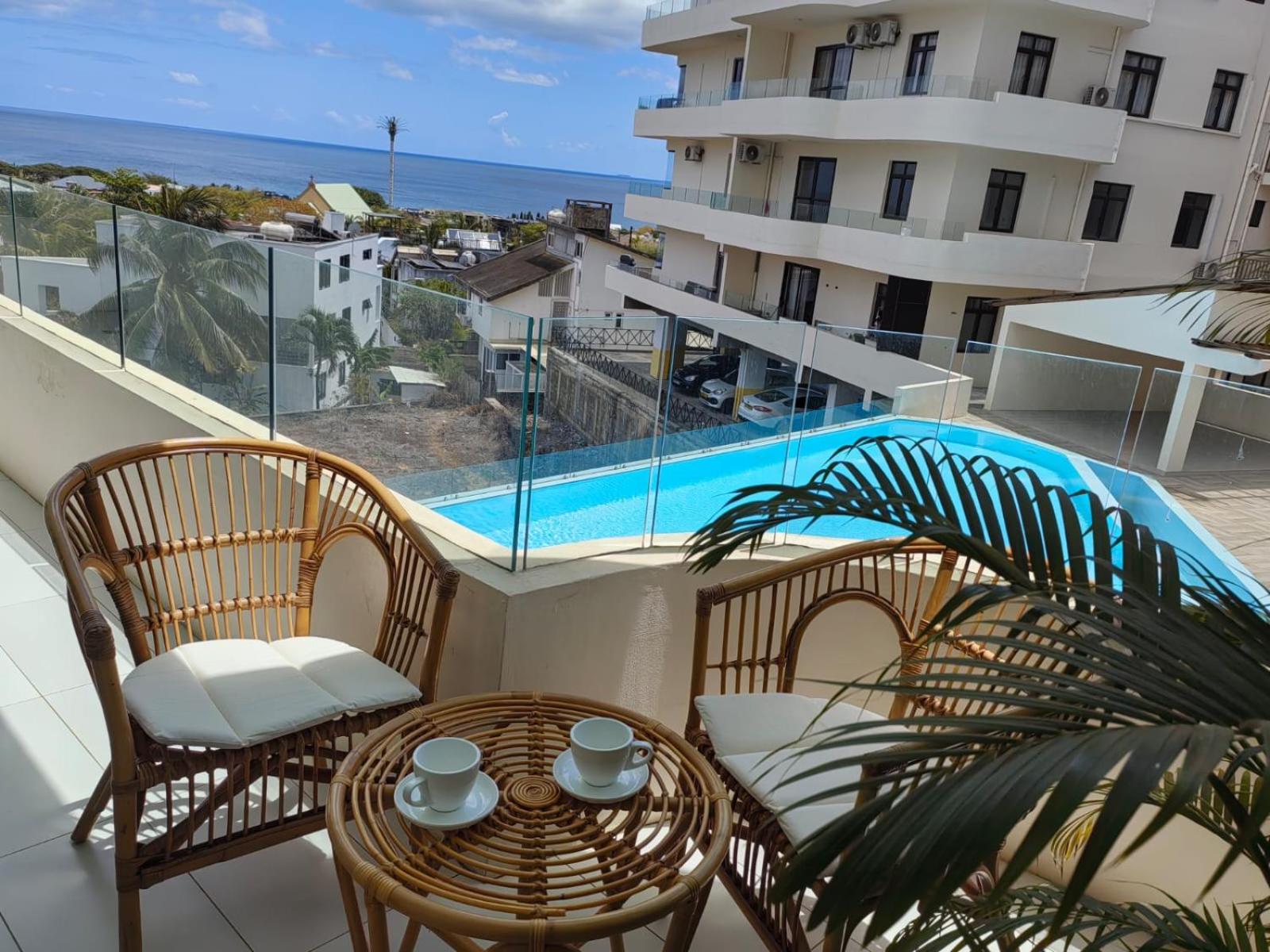 Hotel Luxury Seaview Apartment Flic en Flac CFF07 - Image 1