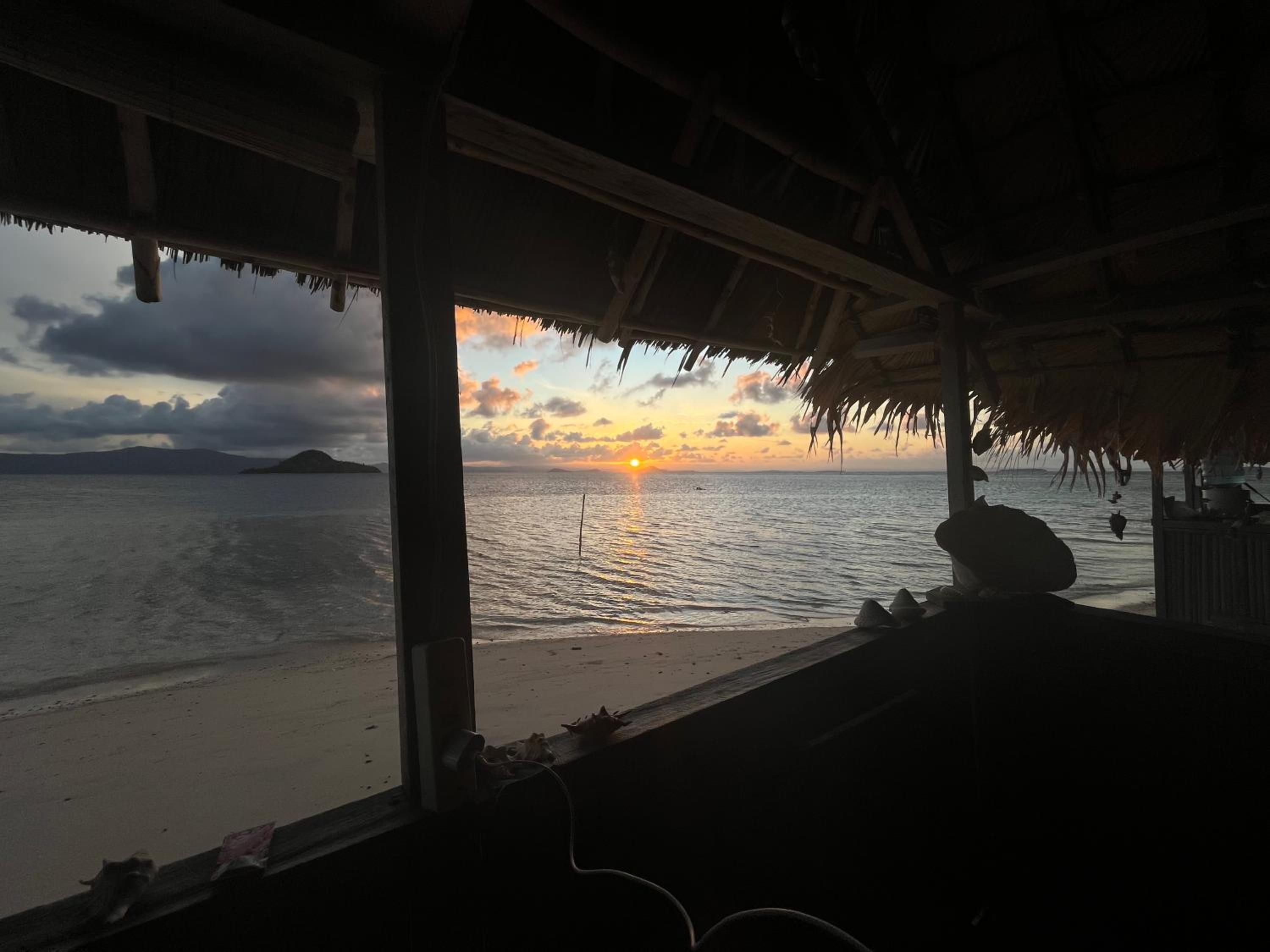 Tamaku homestay privat island