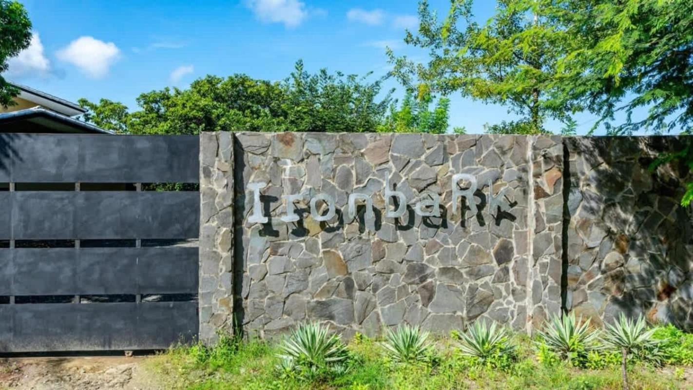 Nostalgic Retro Home on Luxurious Lot with a Private Infinity Pool and Ocean Views