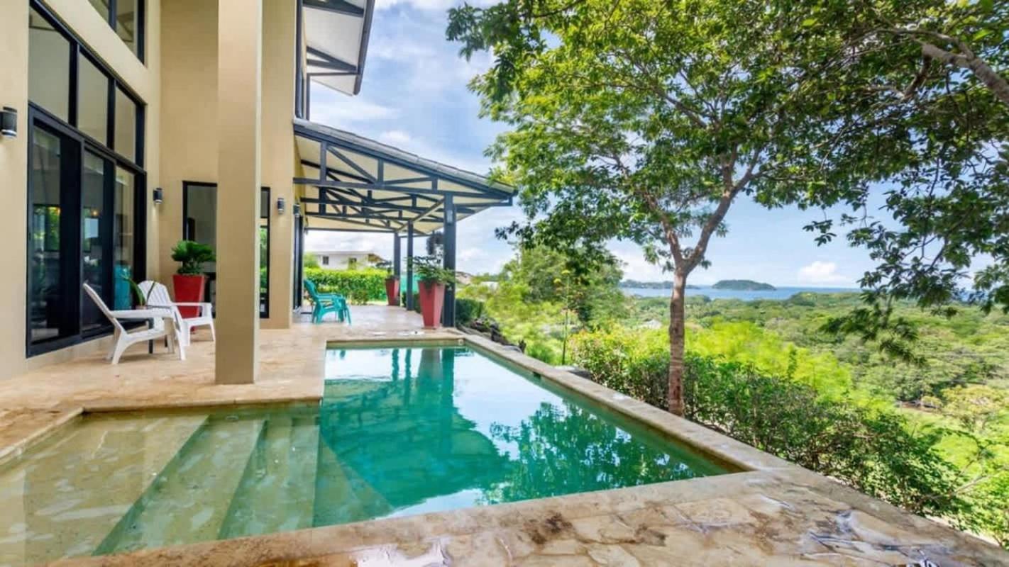 Nostalgic Retro Home on Luxurious Lot with a Private Infinity Pool and Ocean Views