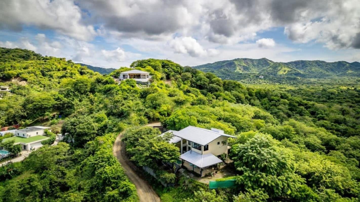 Nostalgic Retro Home on Luxurious Lot with a Private Infinity Pool and Ocean Views