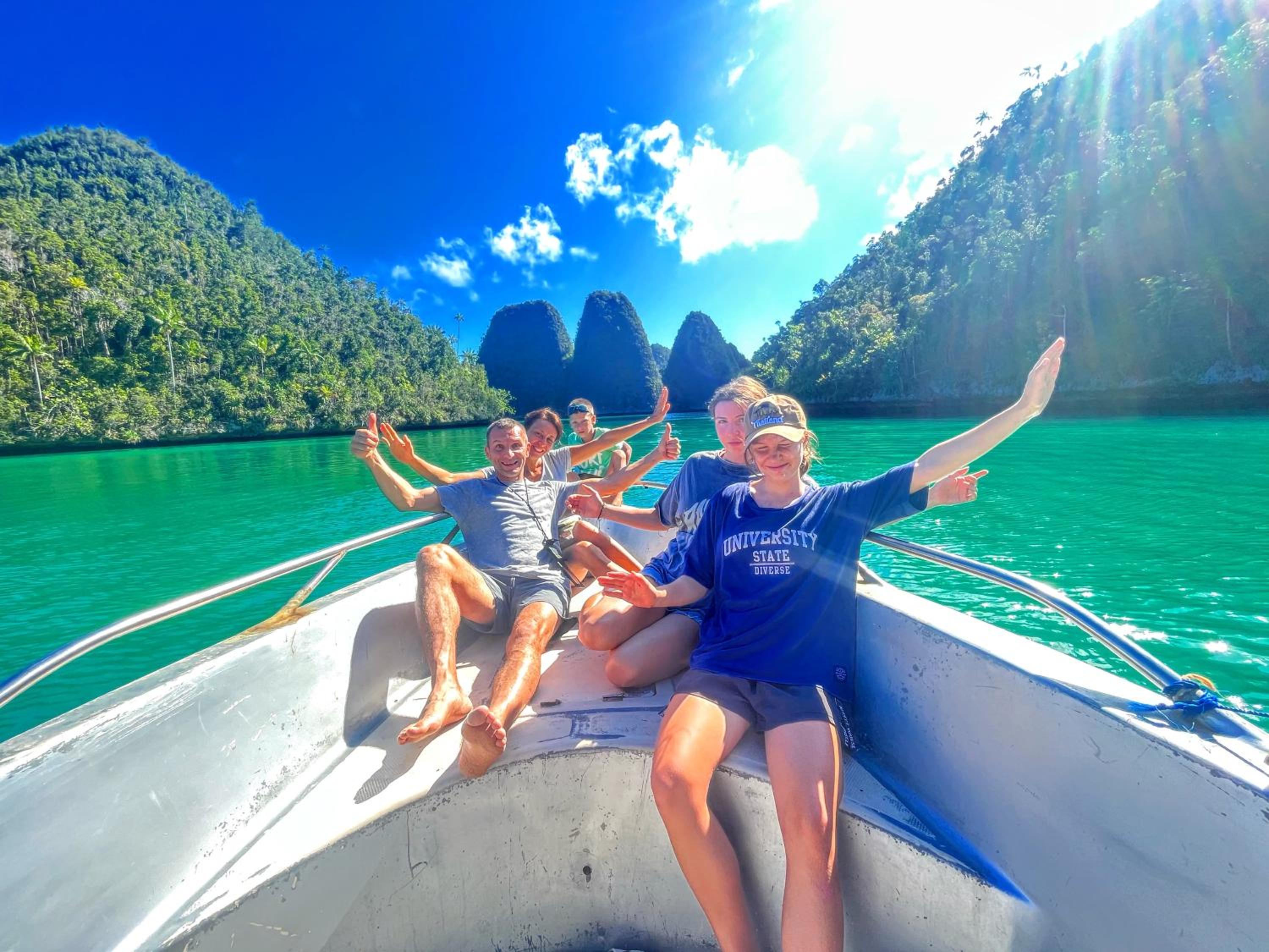 Tamaku homestay privat island