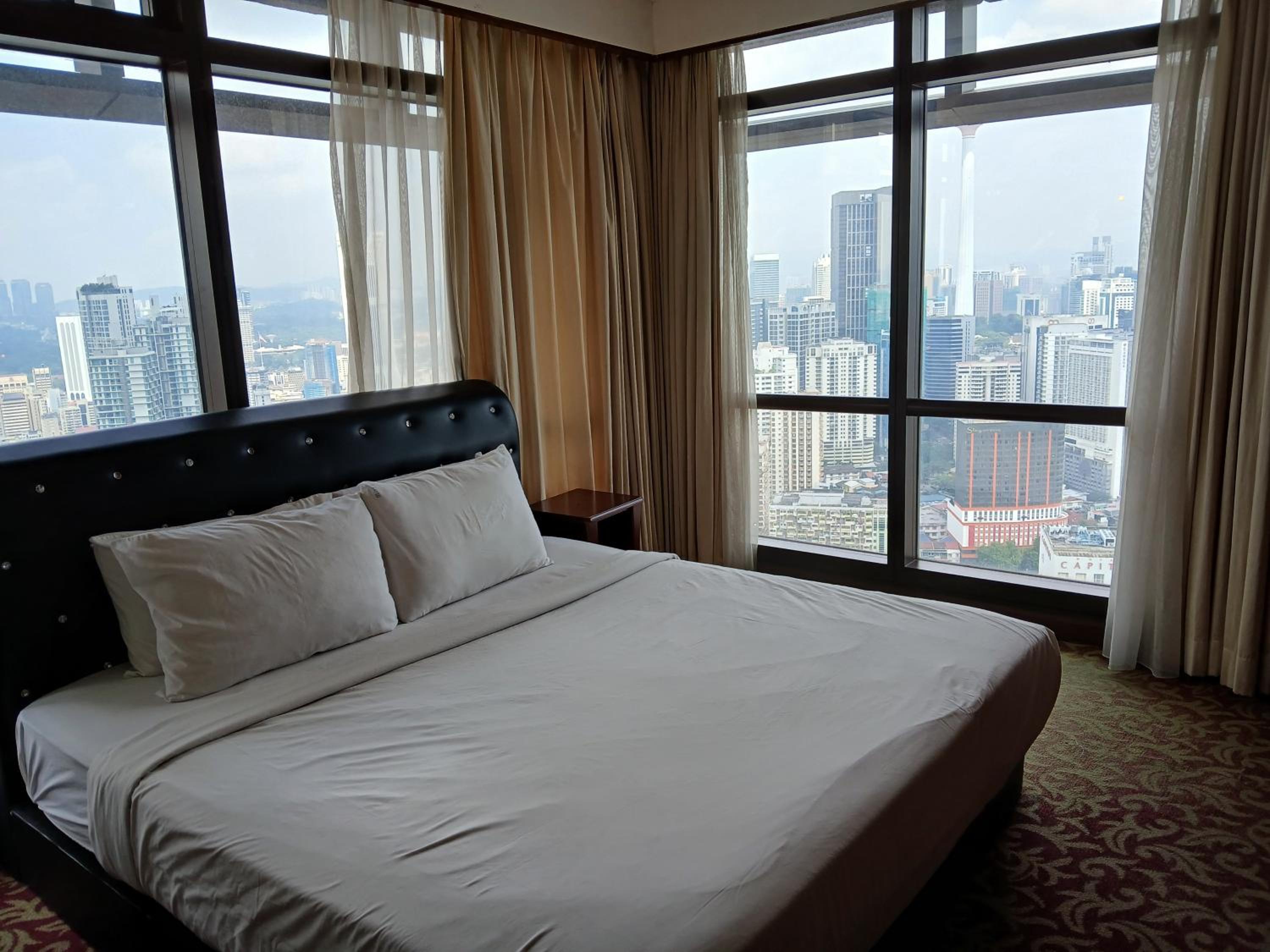 Gorgeous service suite at Imbi