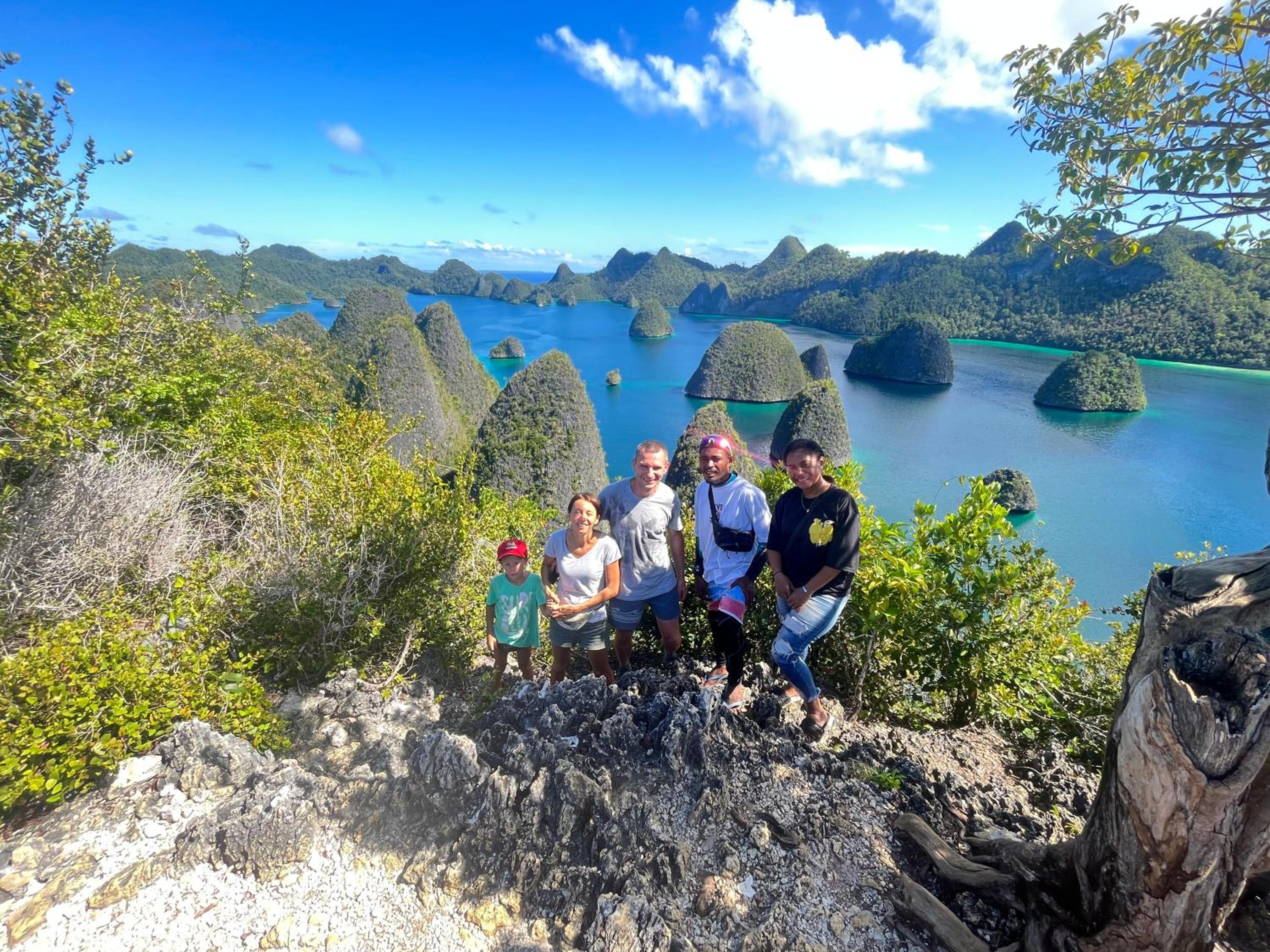 Tamaku homestay privat island
