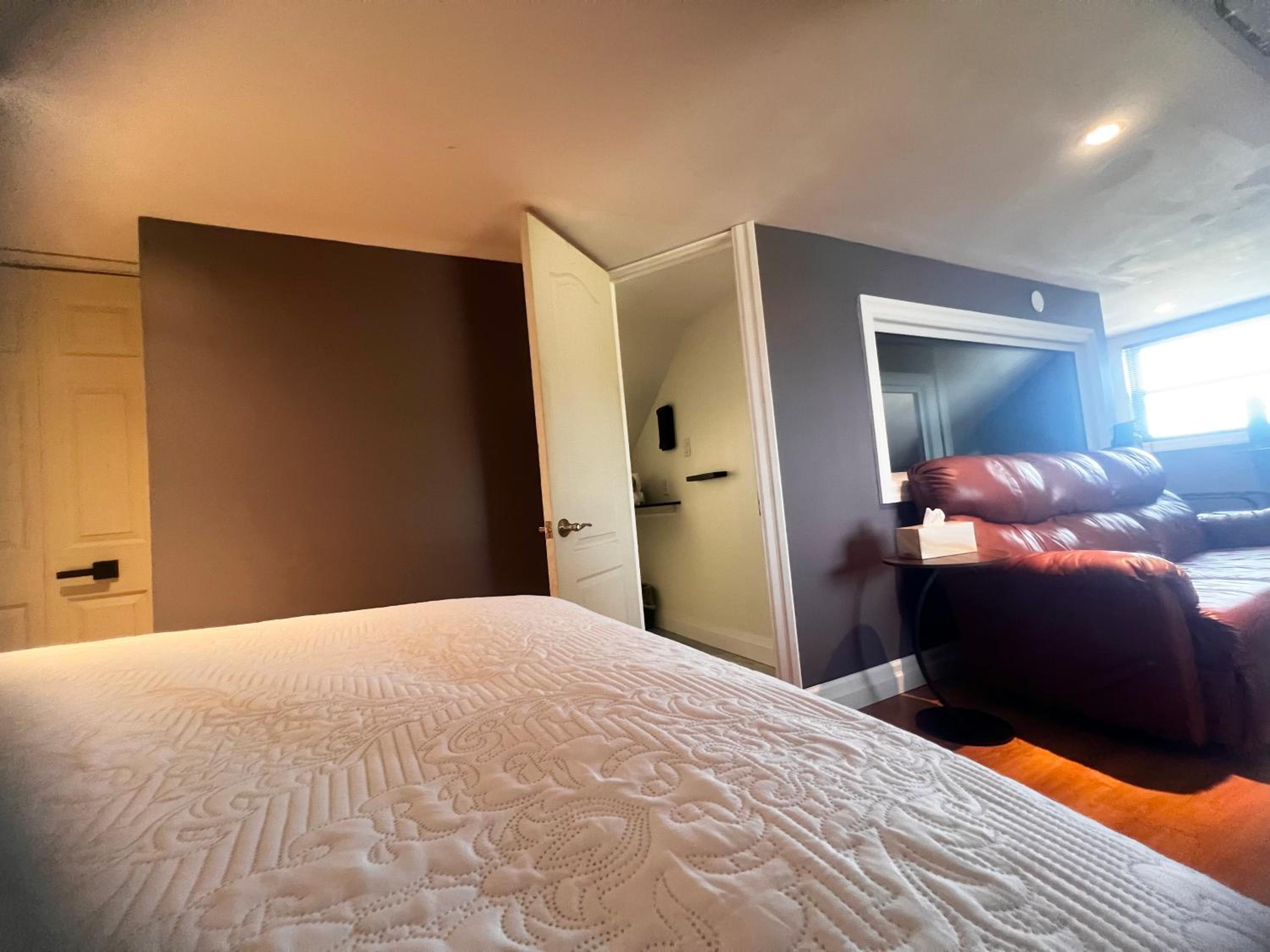 Sunset Suites in Niagara Wine Country
