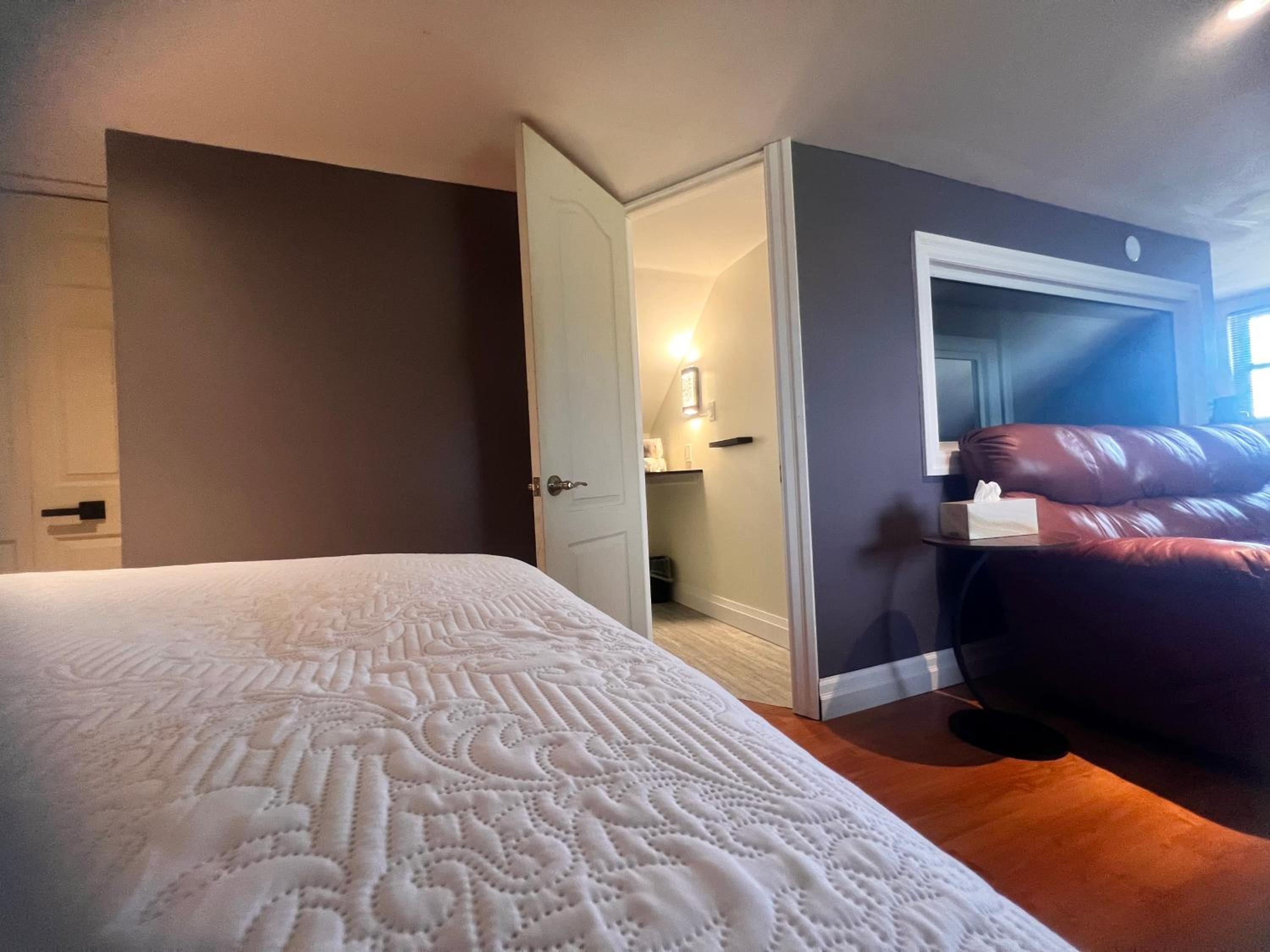 Sunset Suites in Niagara Wine Country