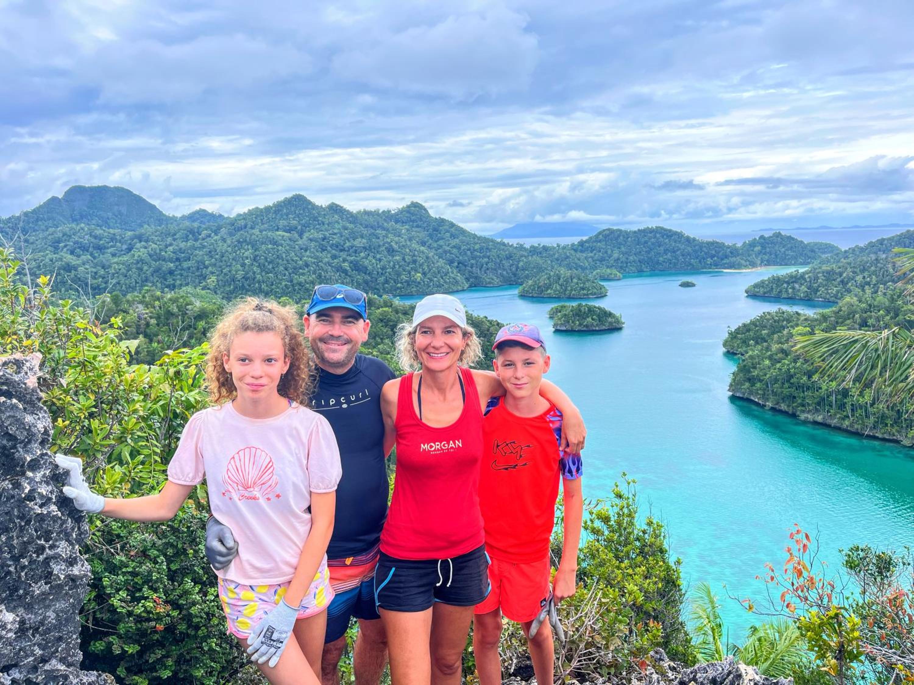 Tamaku homestay privat island