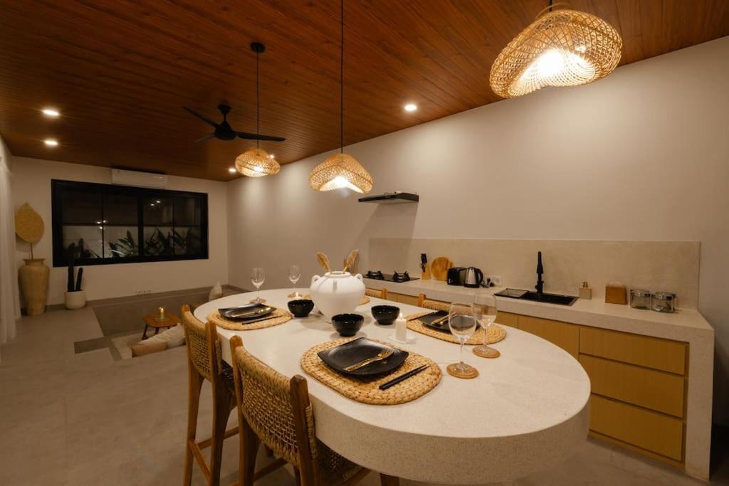 Villa Paradiso Luxe 2BR Villa in Canggu - Modern & Stylish view 2