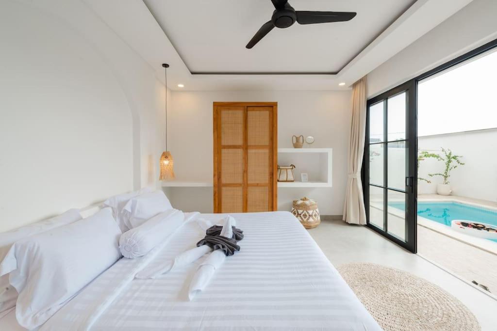 Villa Paradiso Luxe 2BR Villa in Canggu - Modern & Stylish view 3