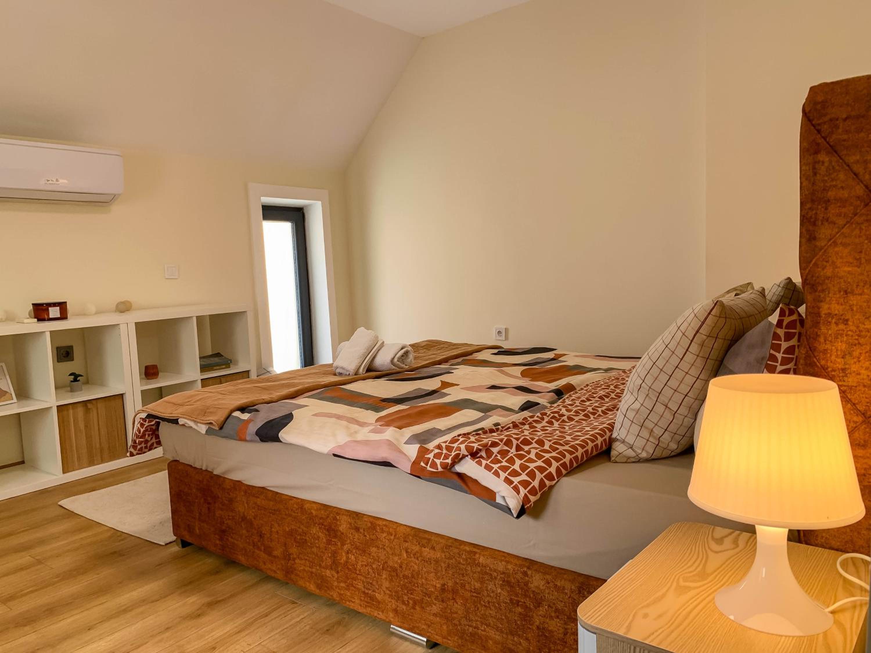 2-Bedroom Flat - Sunny Balcony