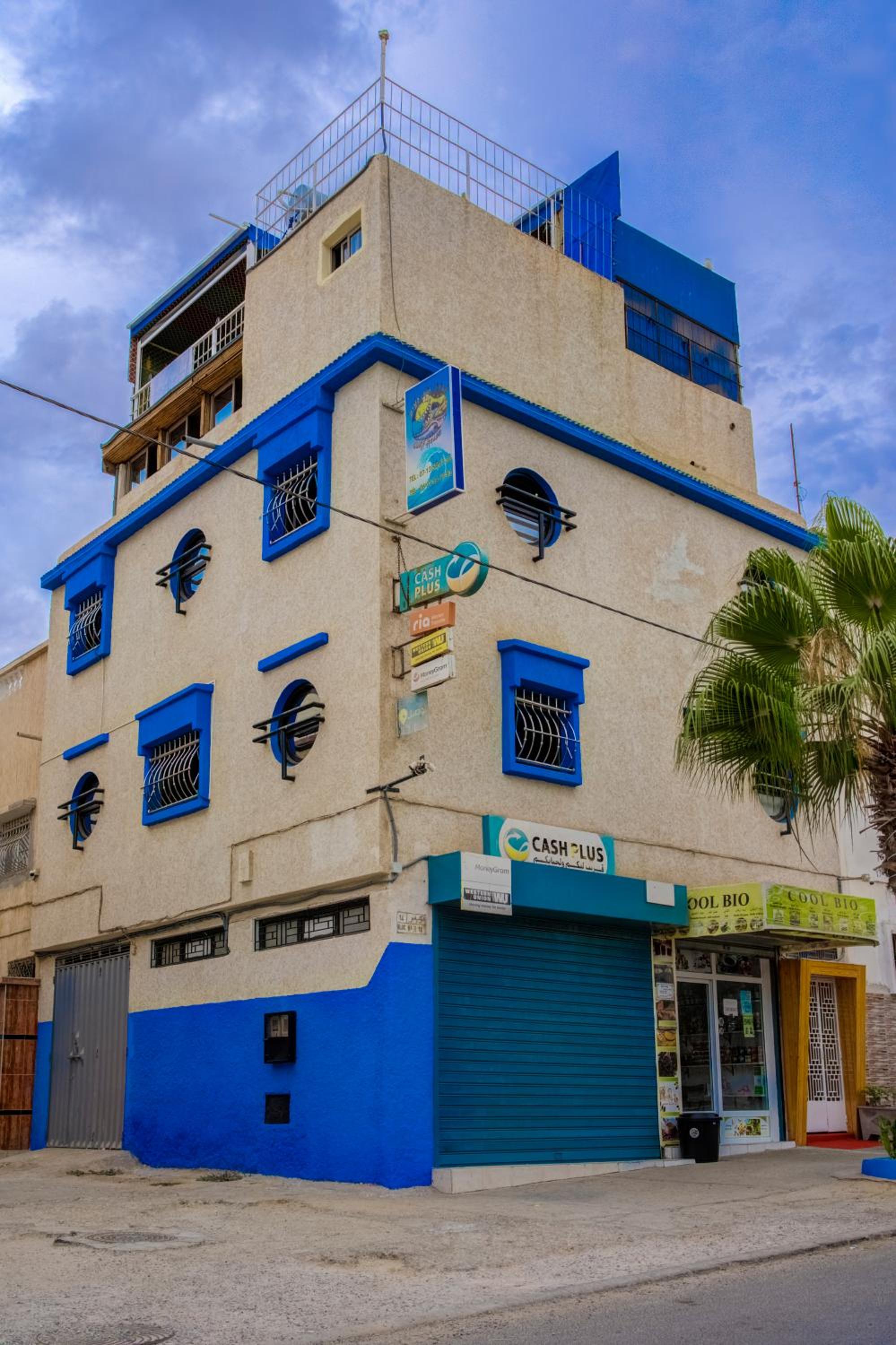 Hotel Dinosaur Anza Surf House - Image 1