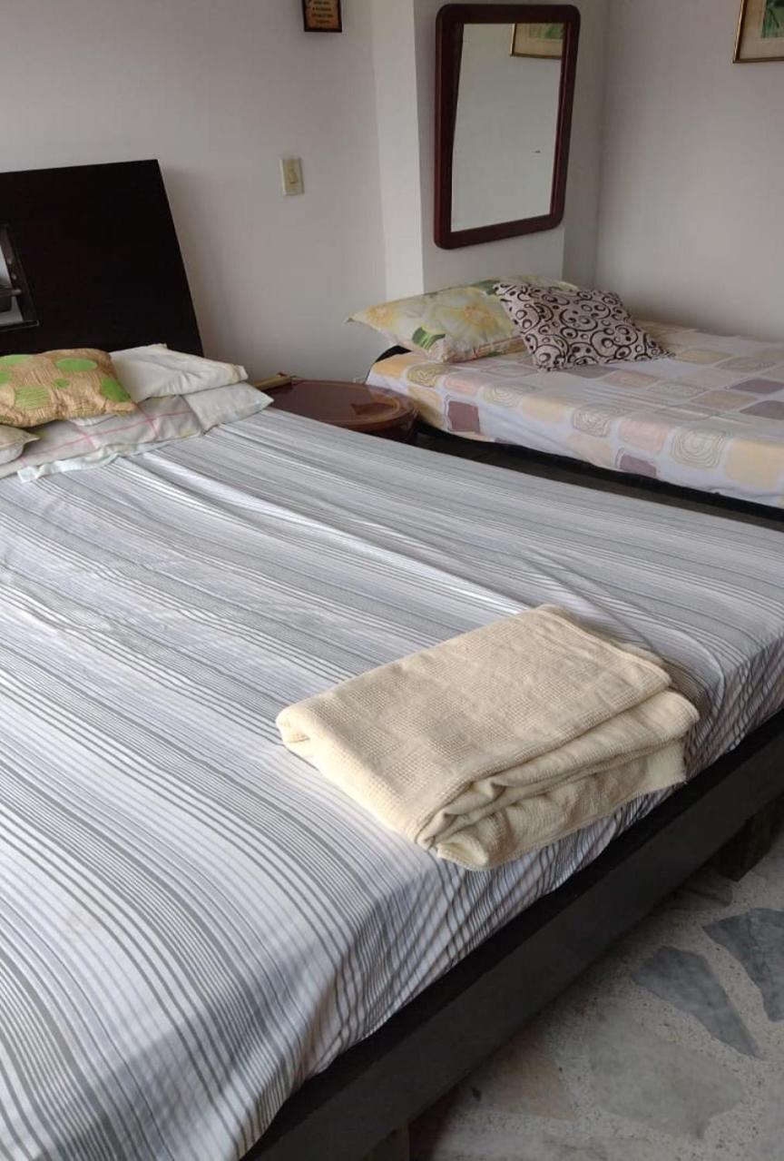 Alberto-Habitación Amoblada cama doble