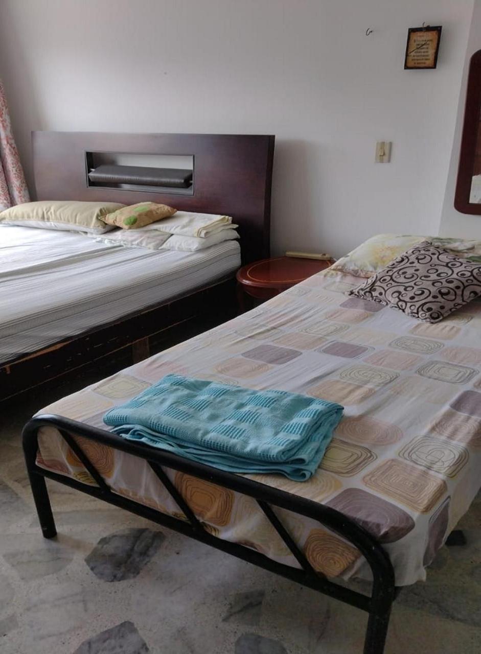 Alberto-Habitación Amoblada cama doble