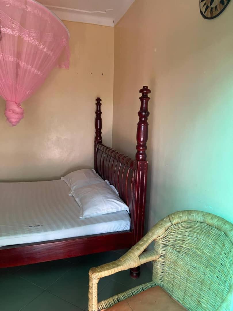 Walllet Inn view 2