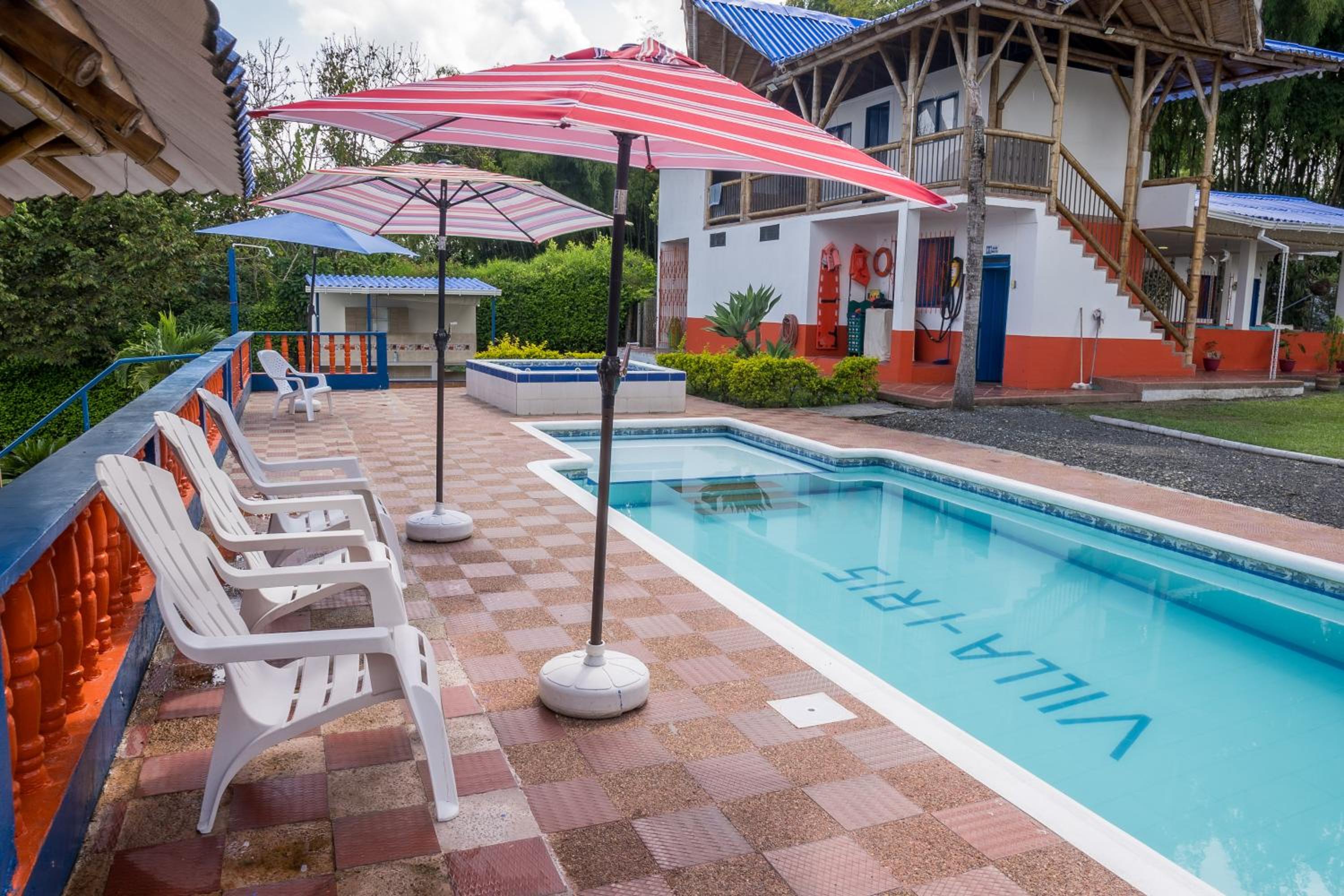 Finca con piscina cerca del Parque del Cafe