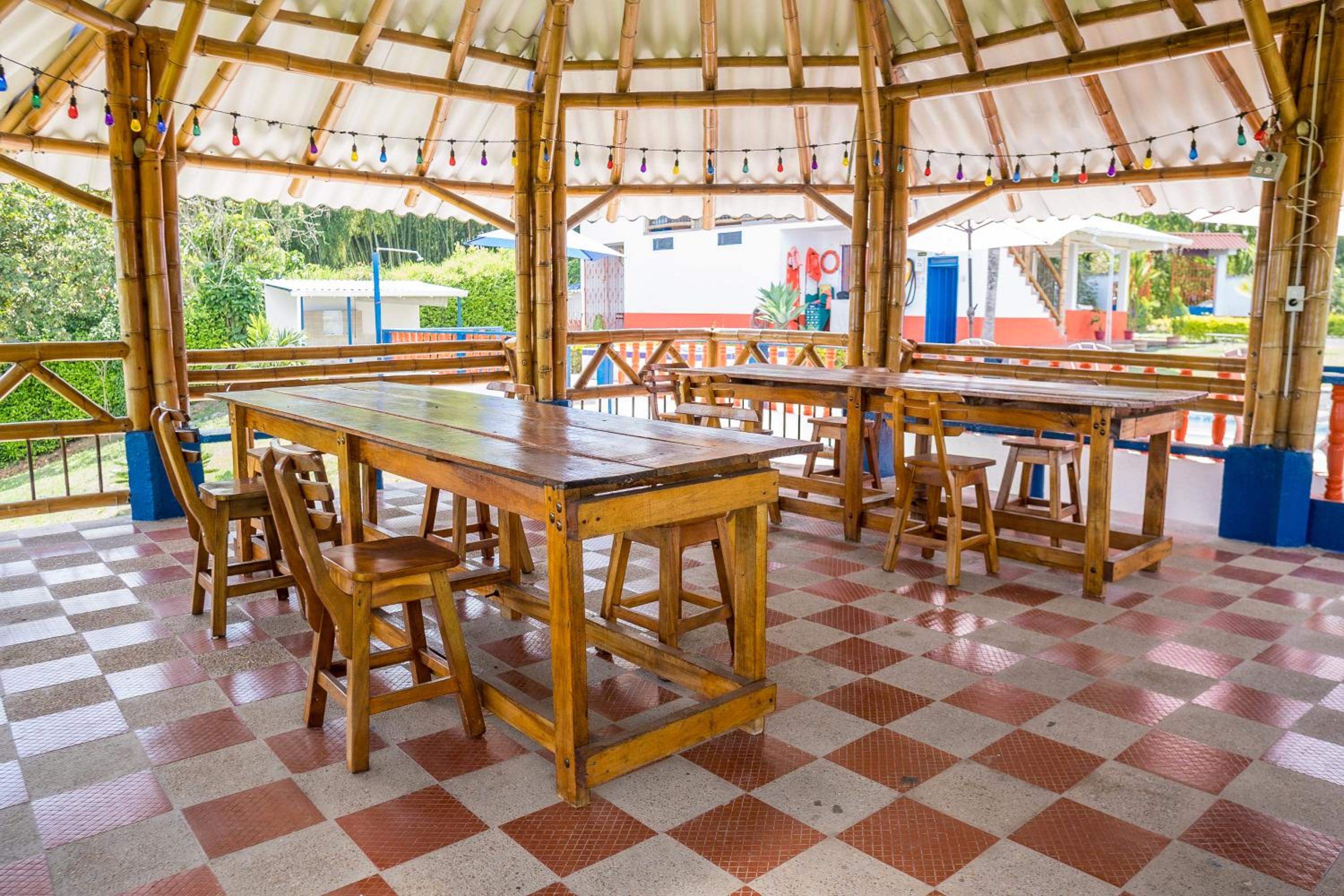 Finca con piscina cerca del Parque del Cafe