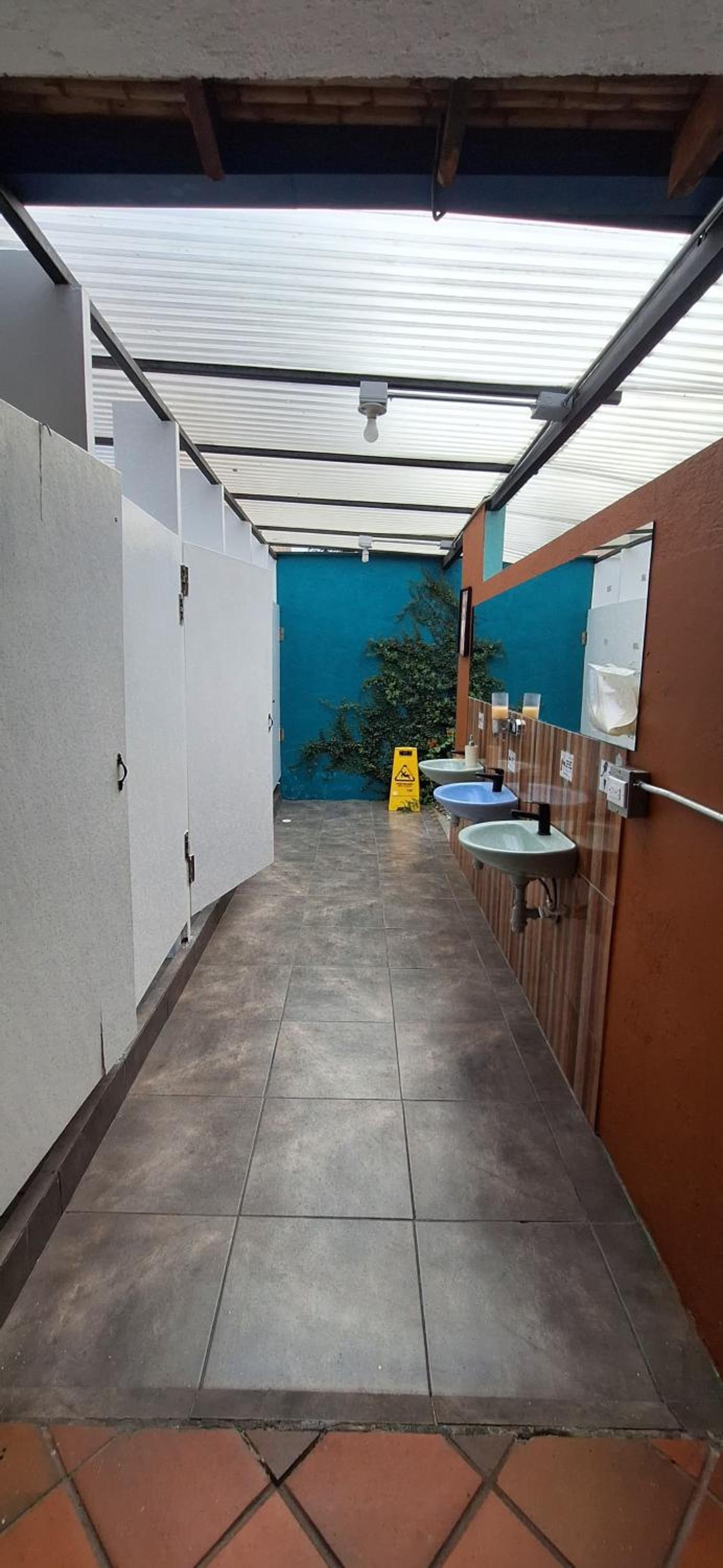 Yolo Hostel Medellin