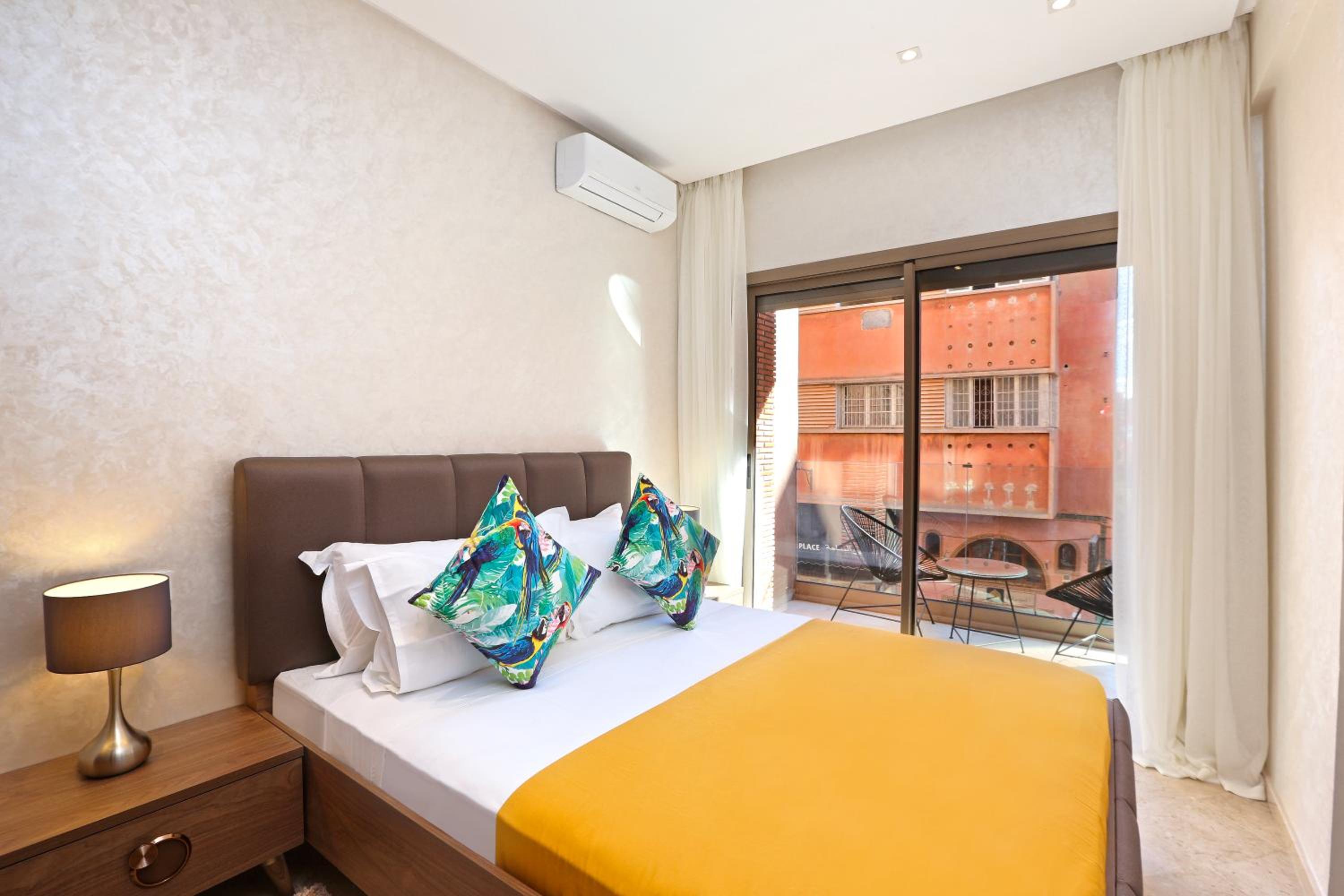 Appartement elegant et securise au centre de Marrakech view 5