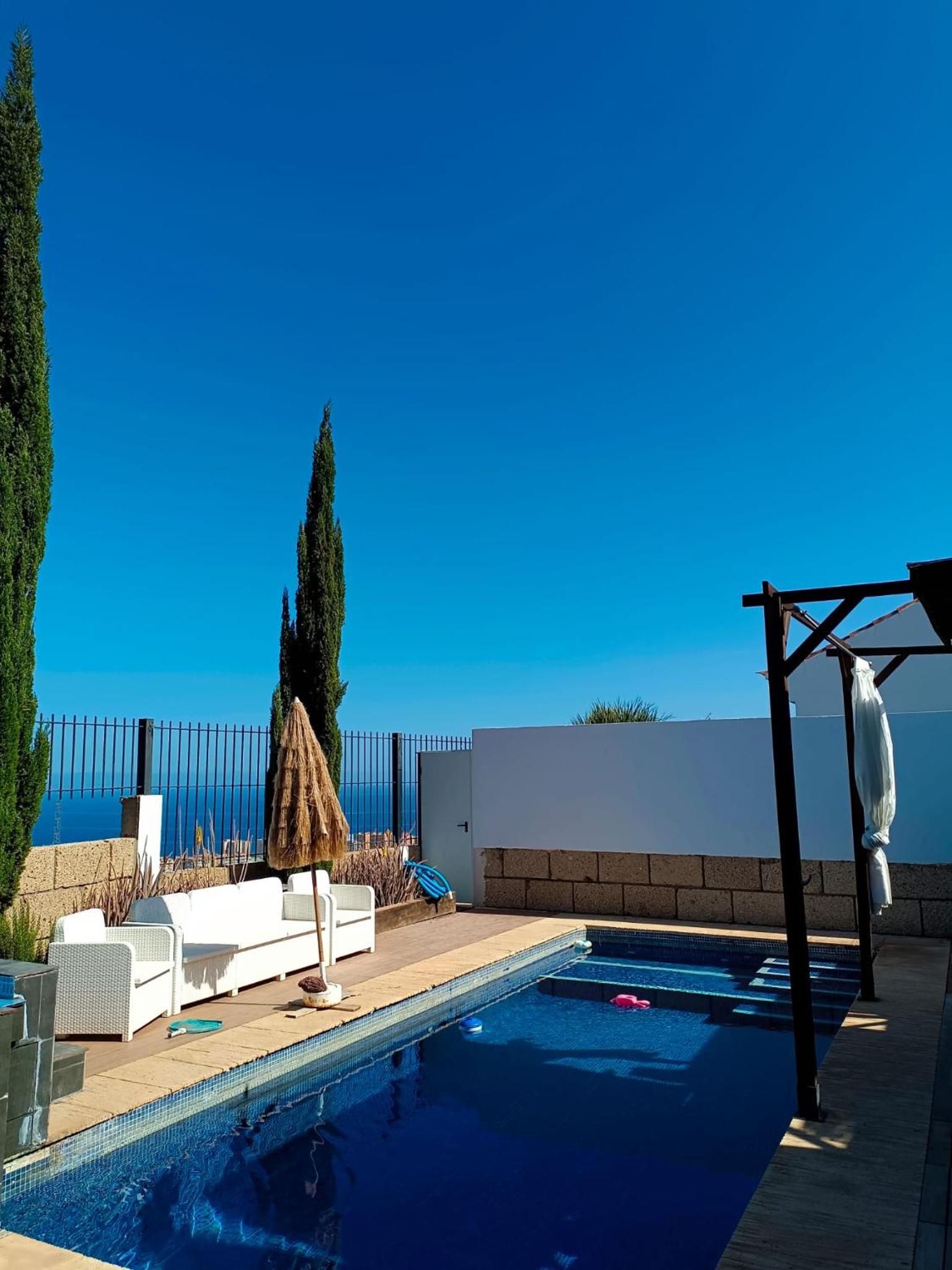 LUXURY VILLA SEA VIEWS HEATED POOL private jacuzzi wifi bbq parking tennis court