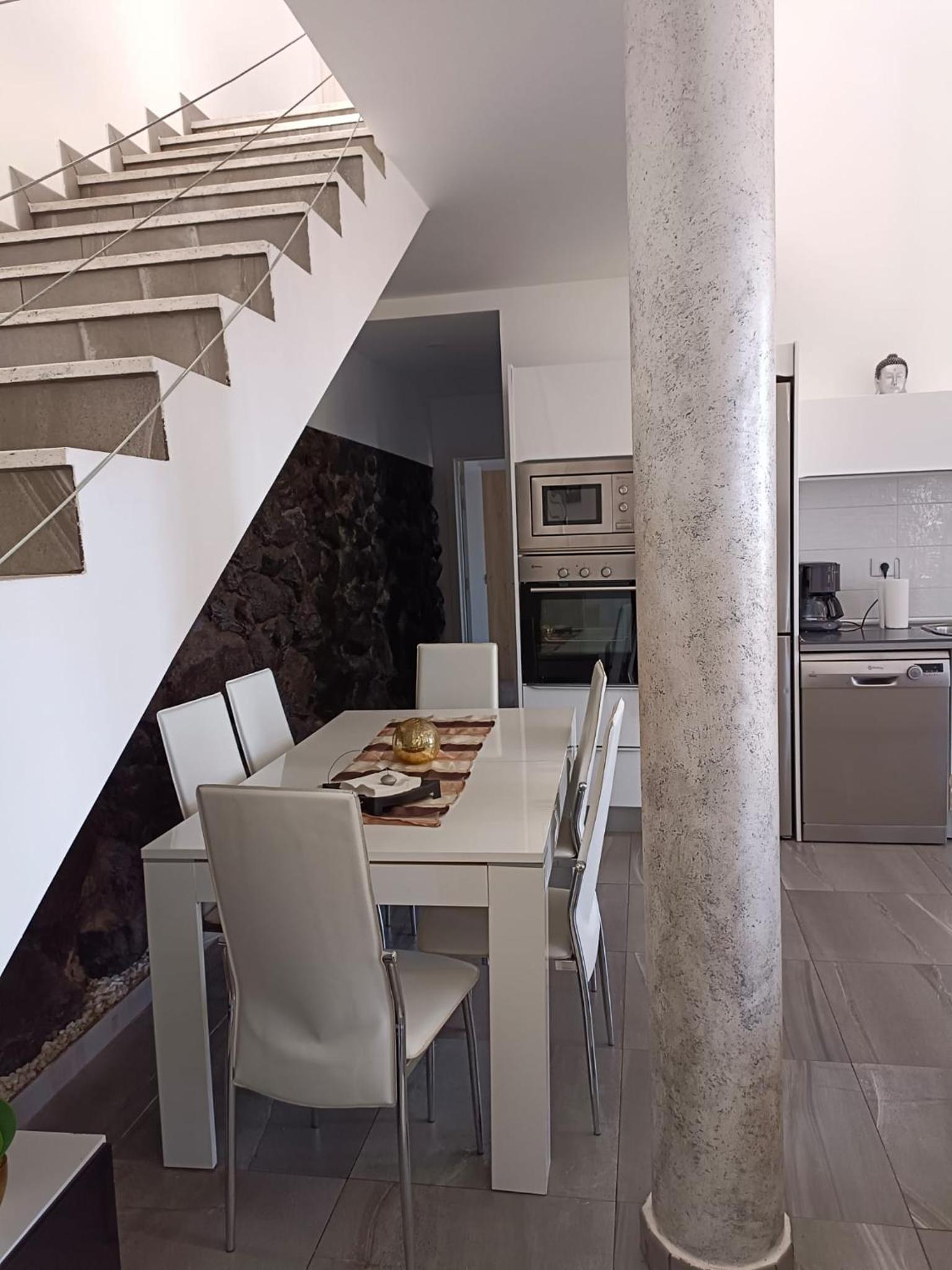 LUXURY VILLA SEA VIEWS HEATED POOL private jacuzzi wifi bbq parking tennis court