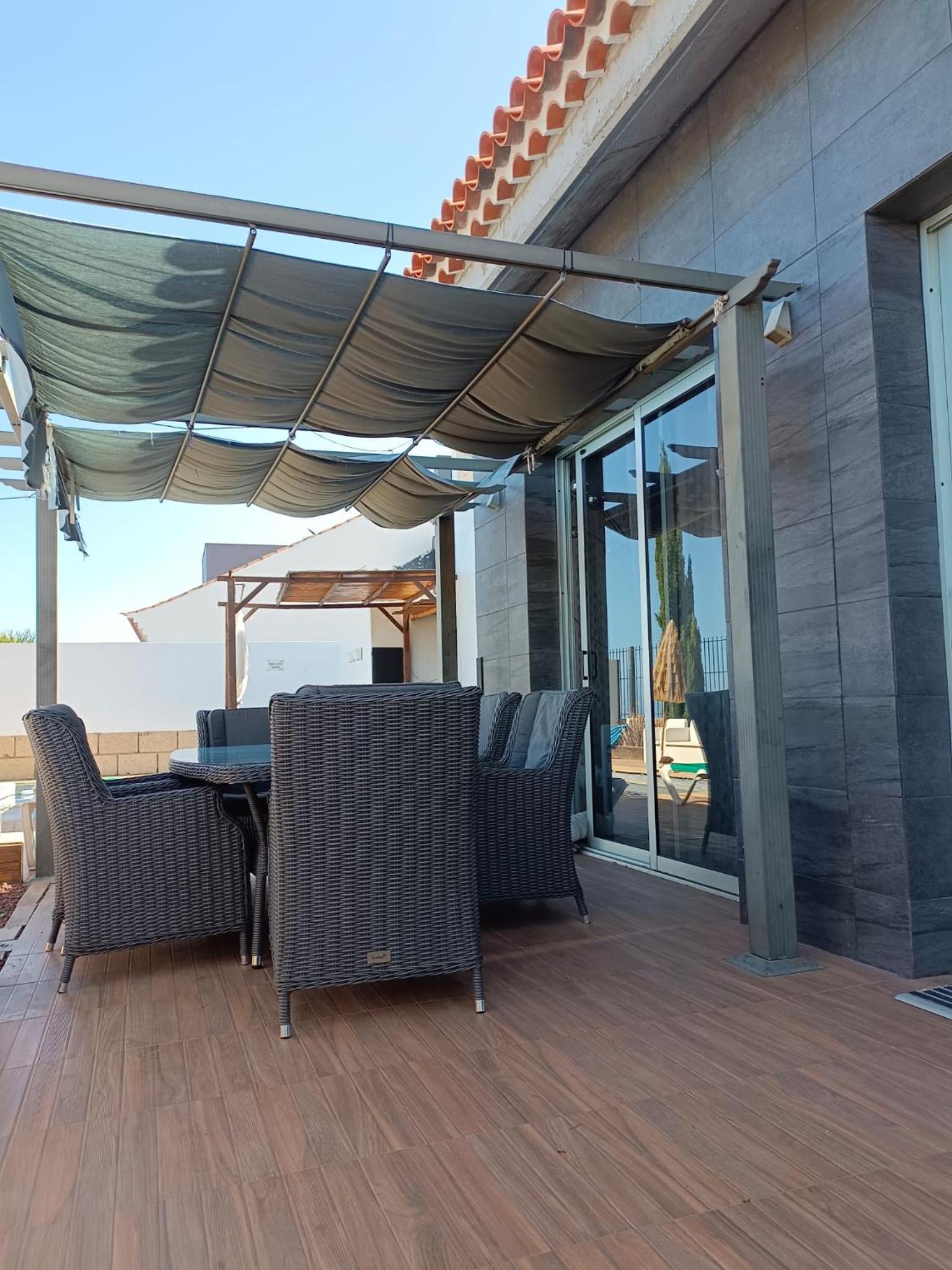 LUXURY VILLA SEA VIEWS HEATED POOL private jacuzzi wifi bbq parking tennis court