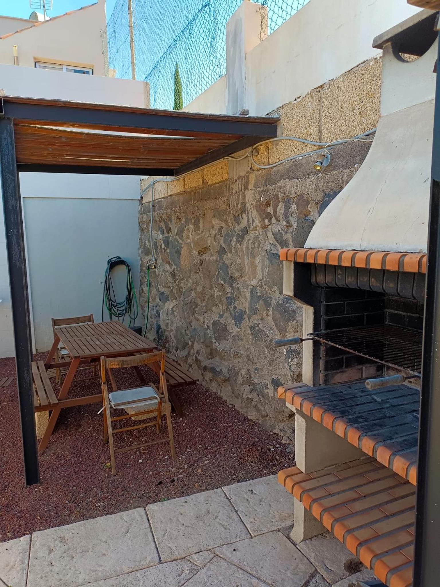 LUXURY VILLA SEA VIEWS HEATED POOL private jacuzzi wifi bbq parking tennis court