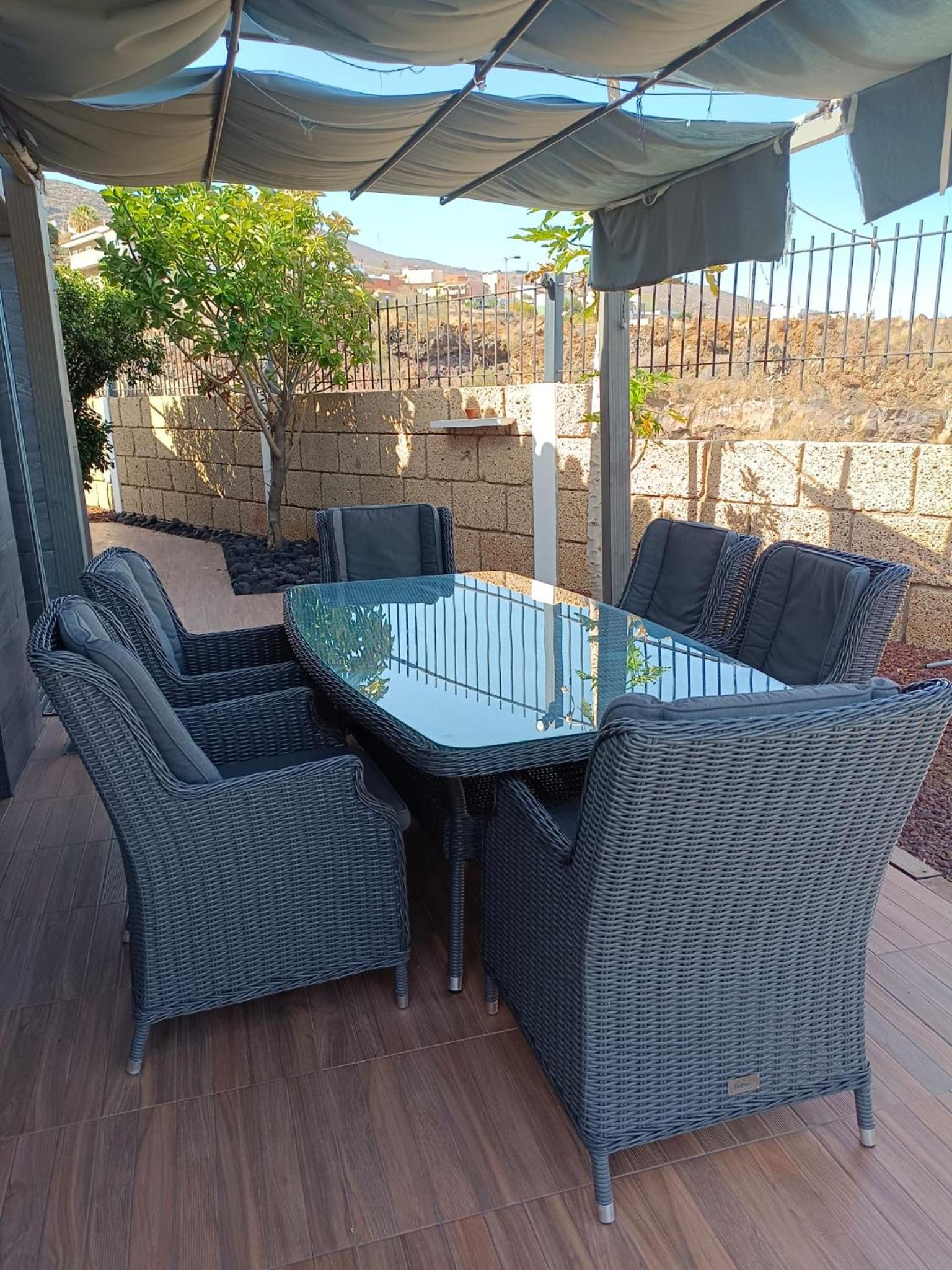 LUXURY VILLA SEA VIEWS HEATED POOL private jacuzzi wifi bbq parking tennis court