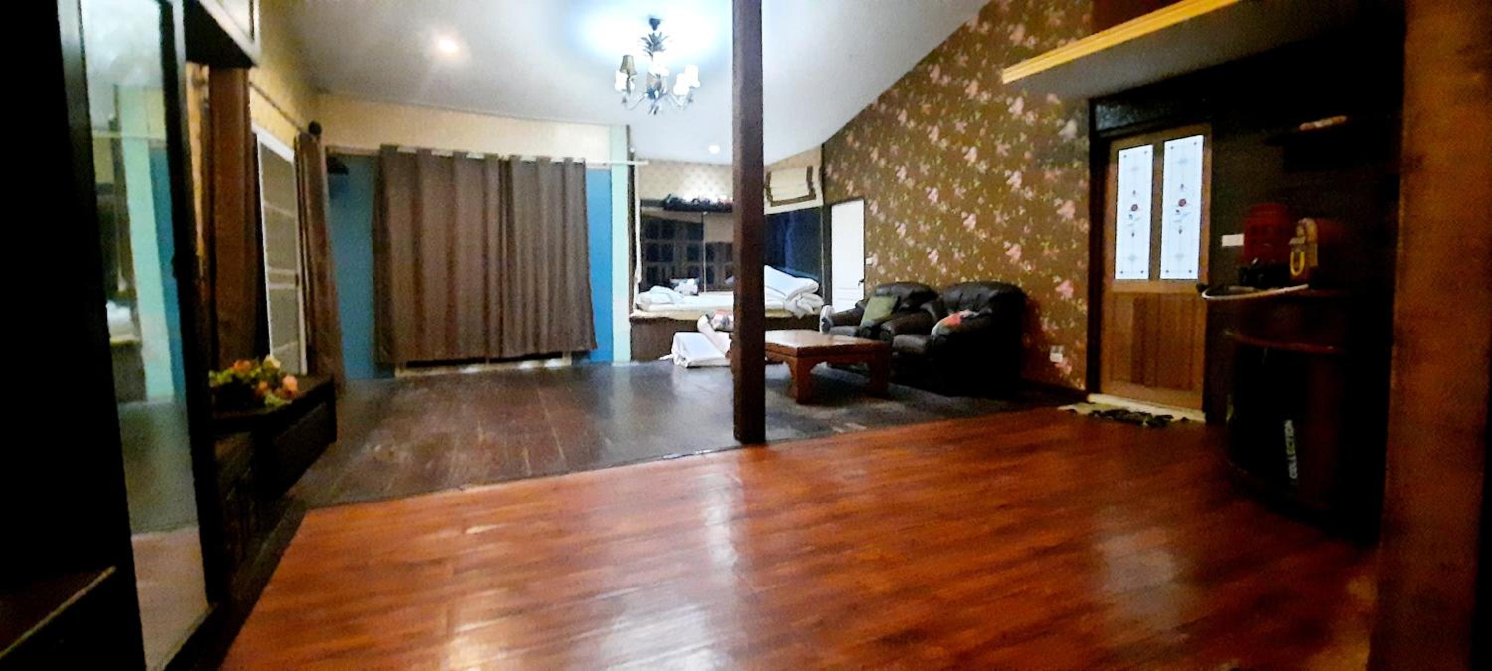 Balmy Hideout Cafe & Homestay